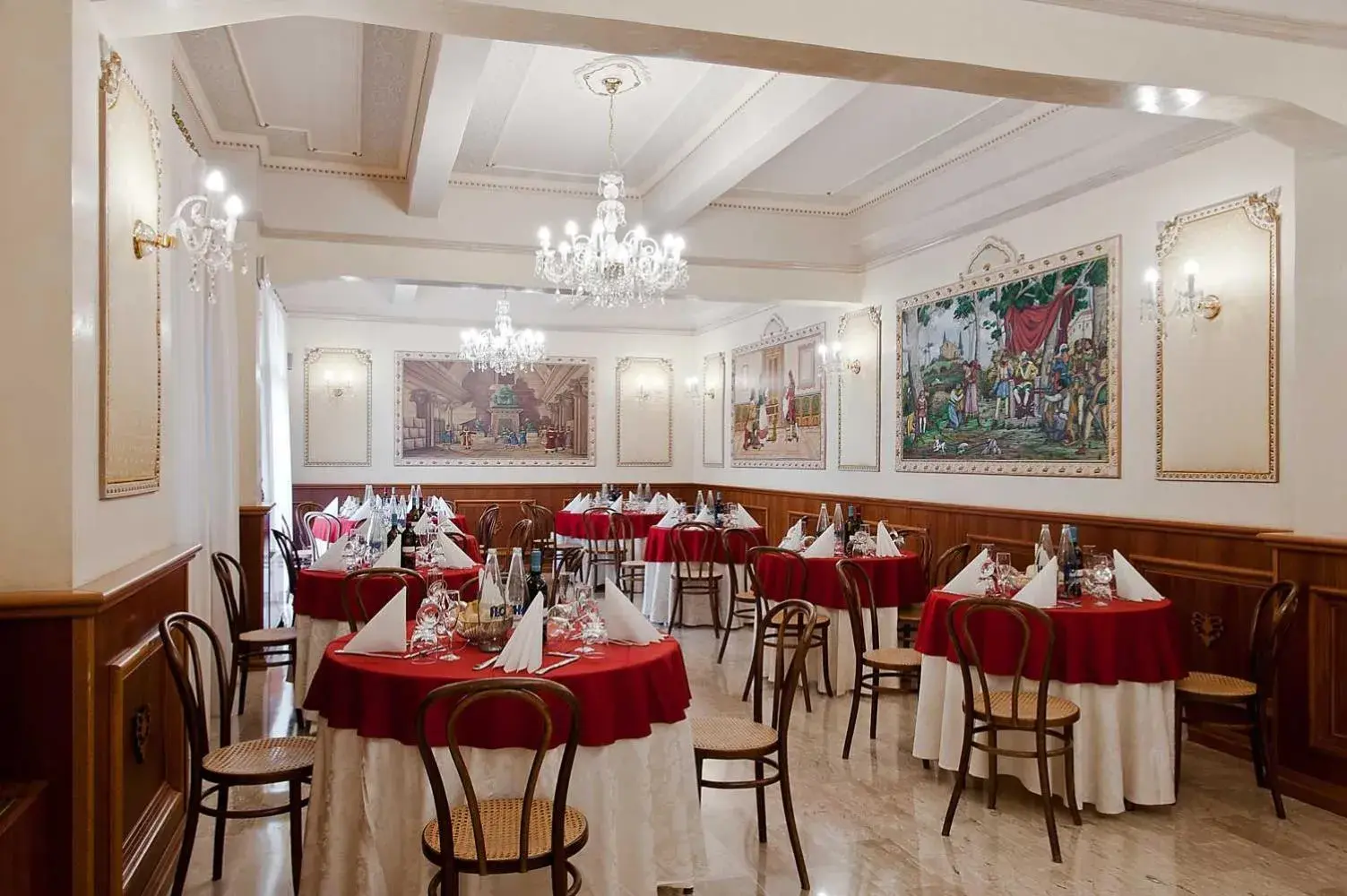 Restaurant/Places to Eat in Hotel Des Bains