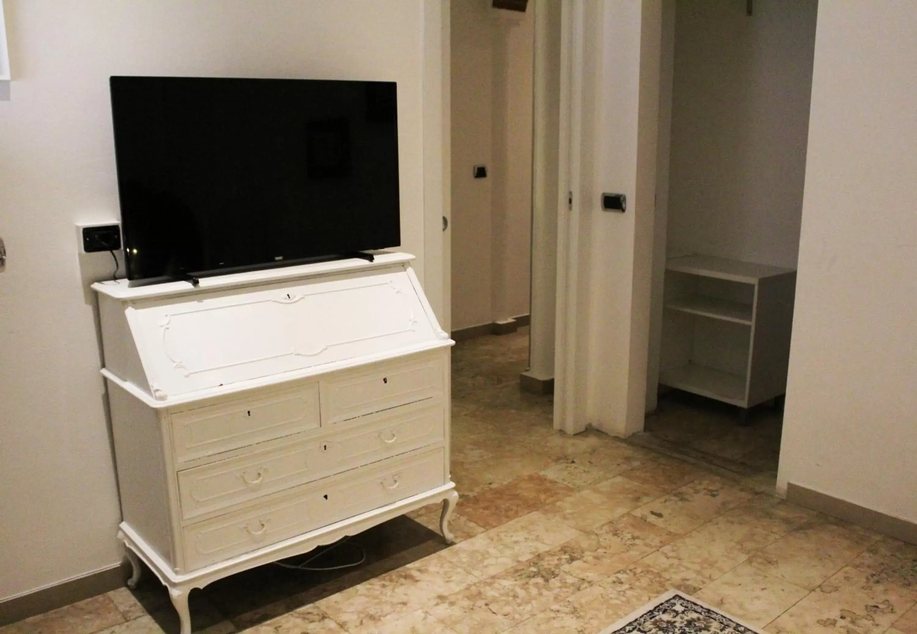 TV and multimedia, TV/Entertainment Center in Naviglio81