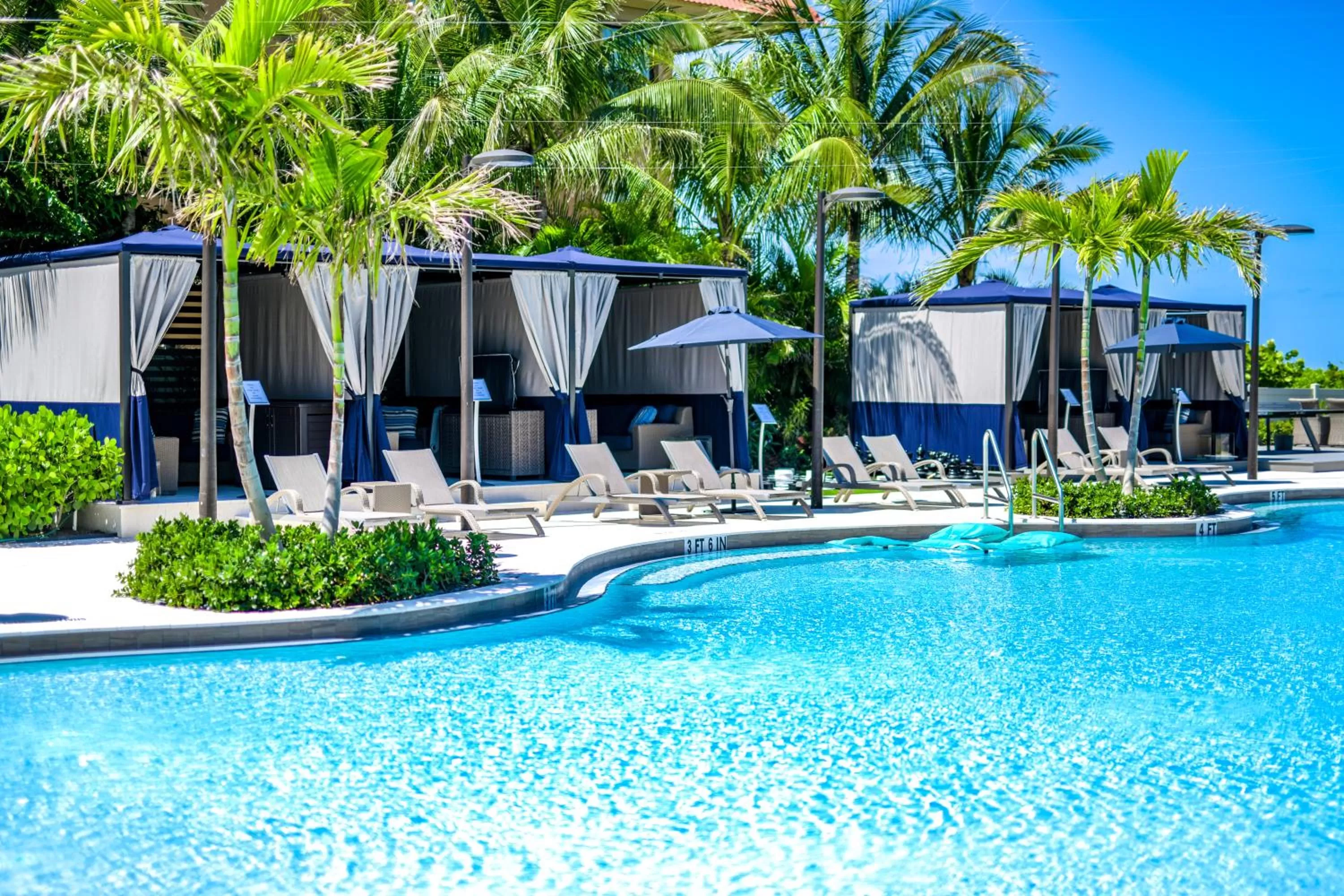 Swimming pool in Anna Maria Beach Resort