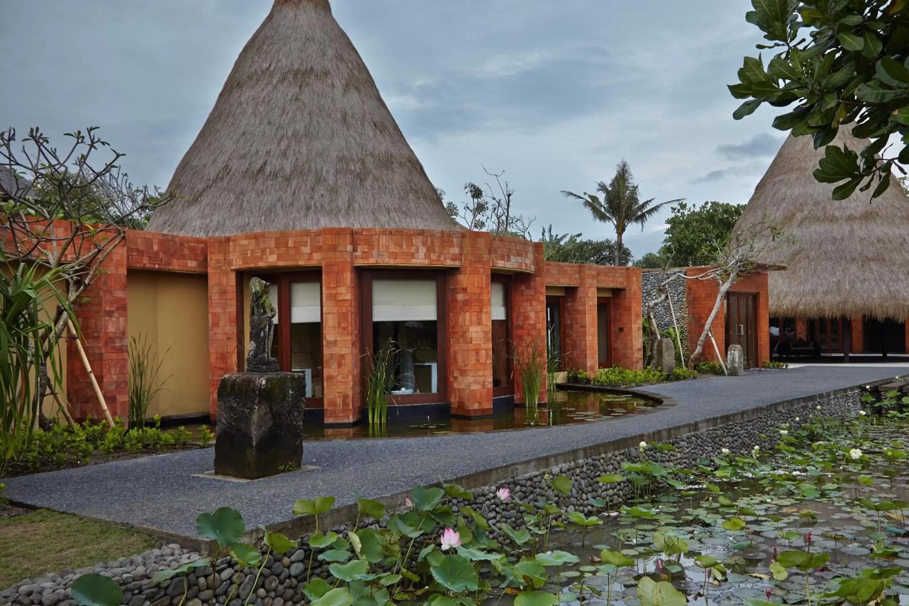 Property building in WakaGangga Property building in WakaGangga