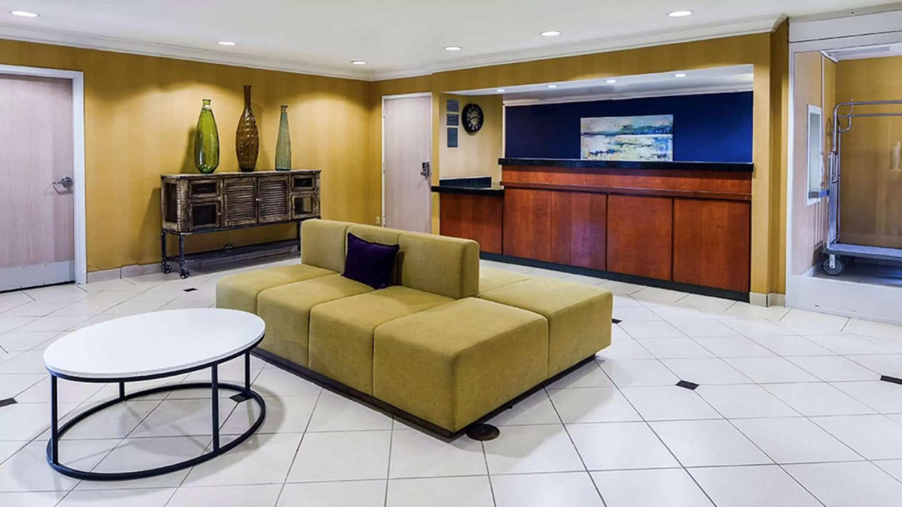 Lobby or reception, Lobby/Reception in SureStay Hotel by Best Western Ontario Airport