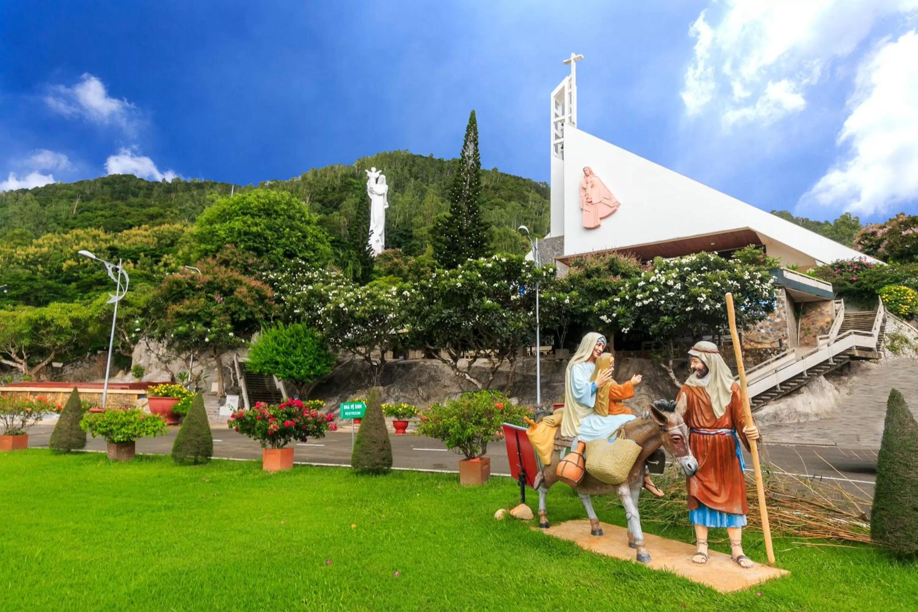 Garden in Marine Hotel & Apartment