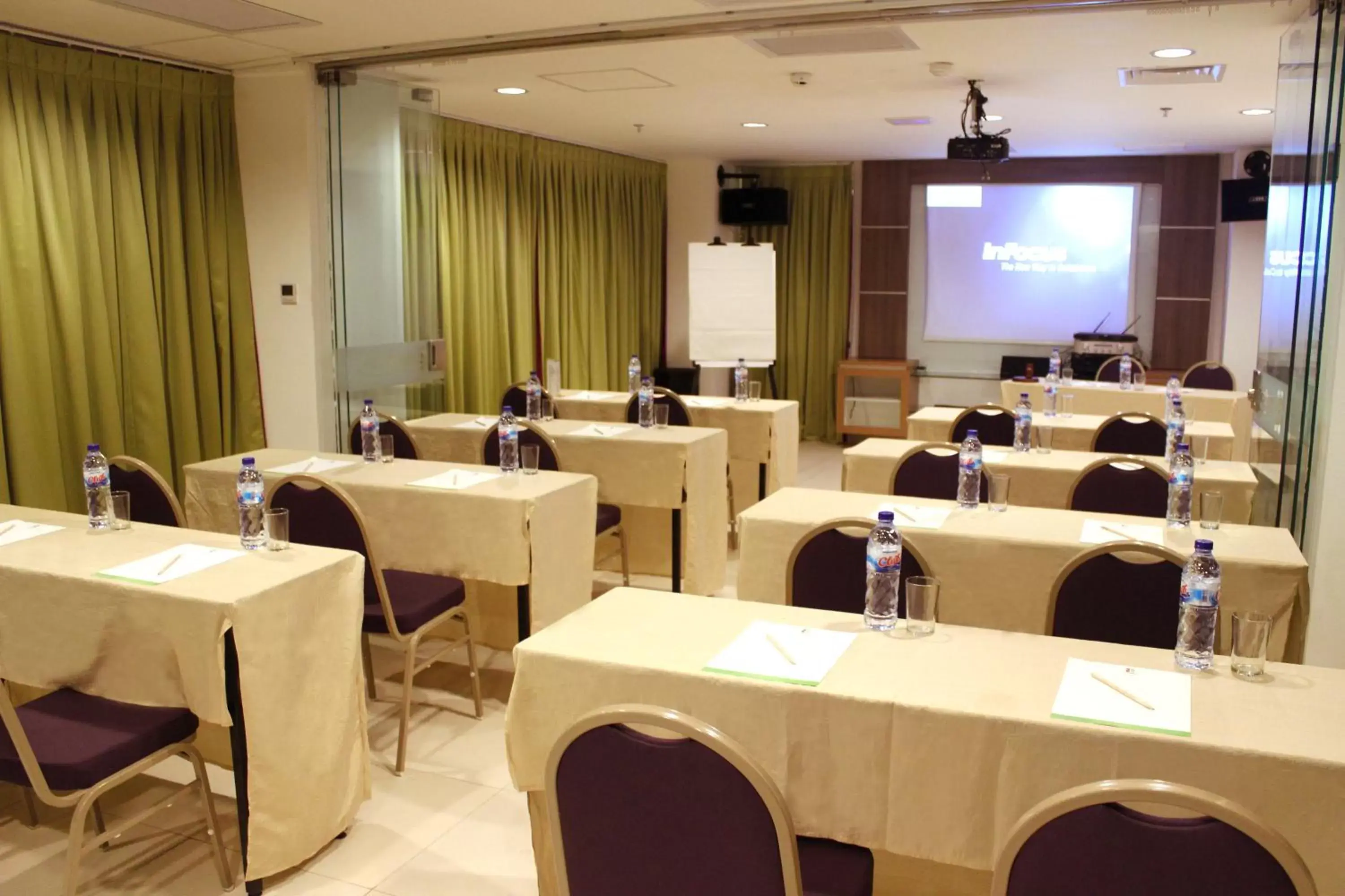 Meeting/conference room in Heef Hotel