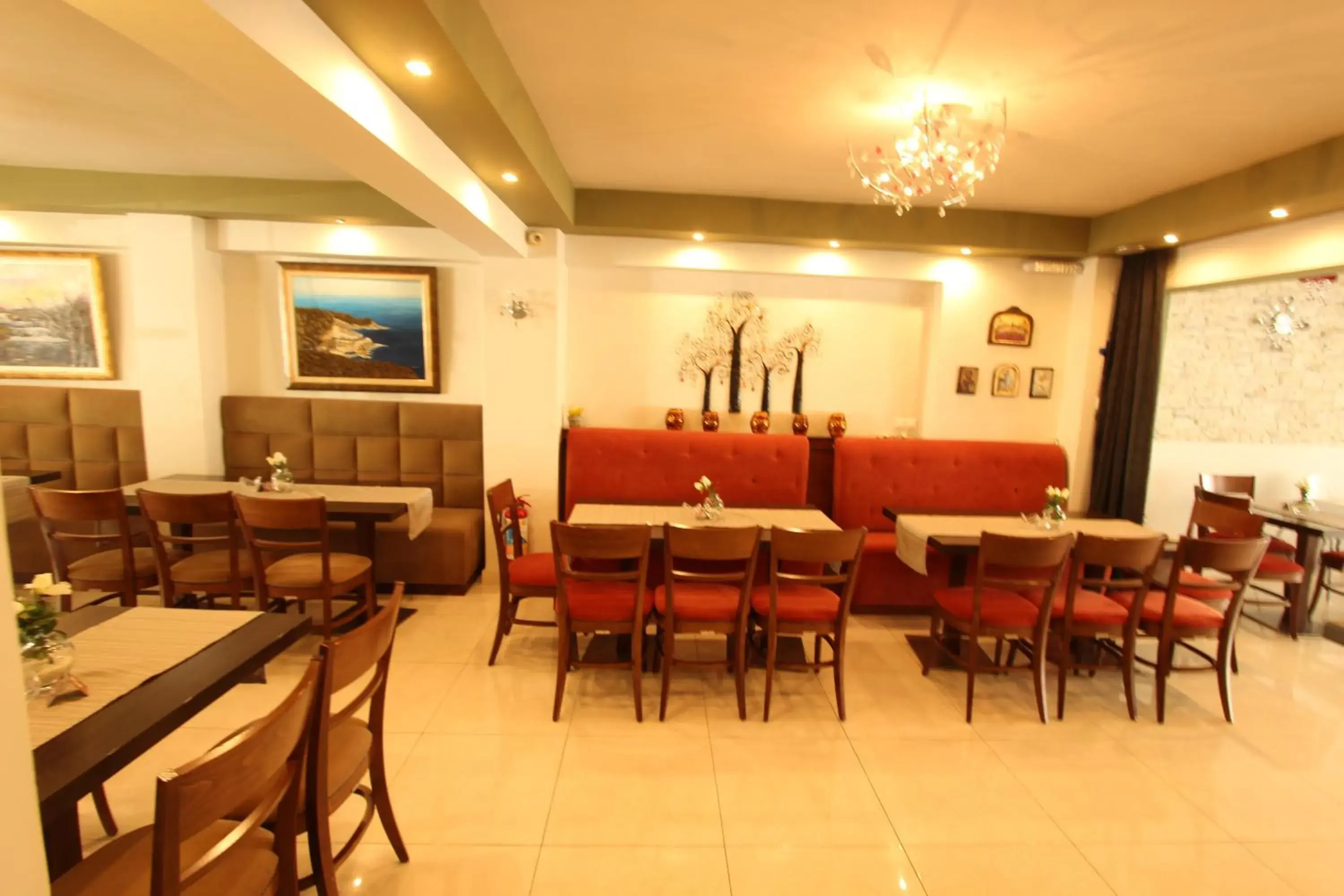 Restaurant/places to eat in Hotel Mallas
