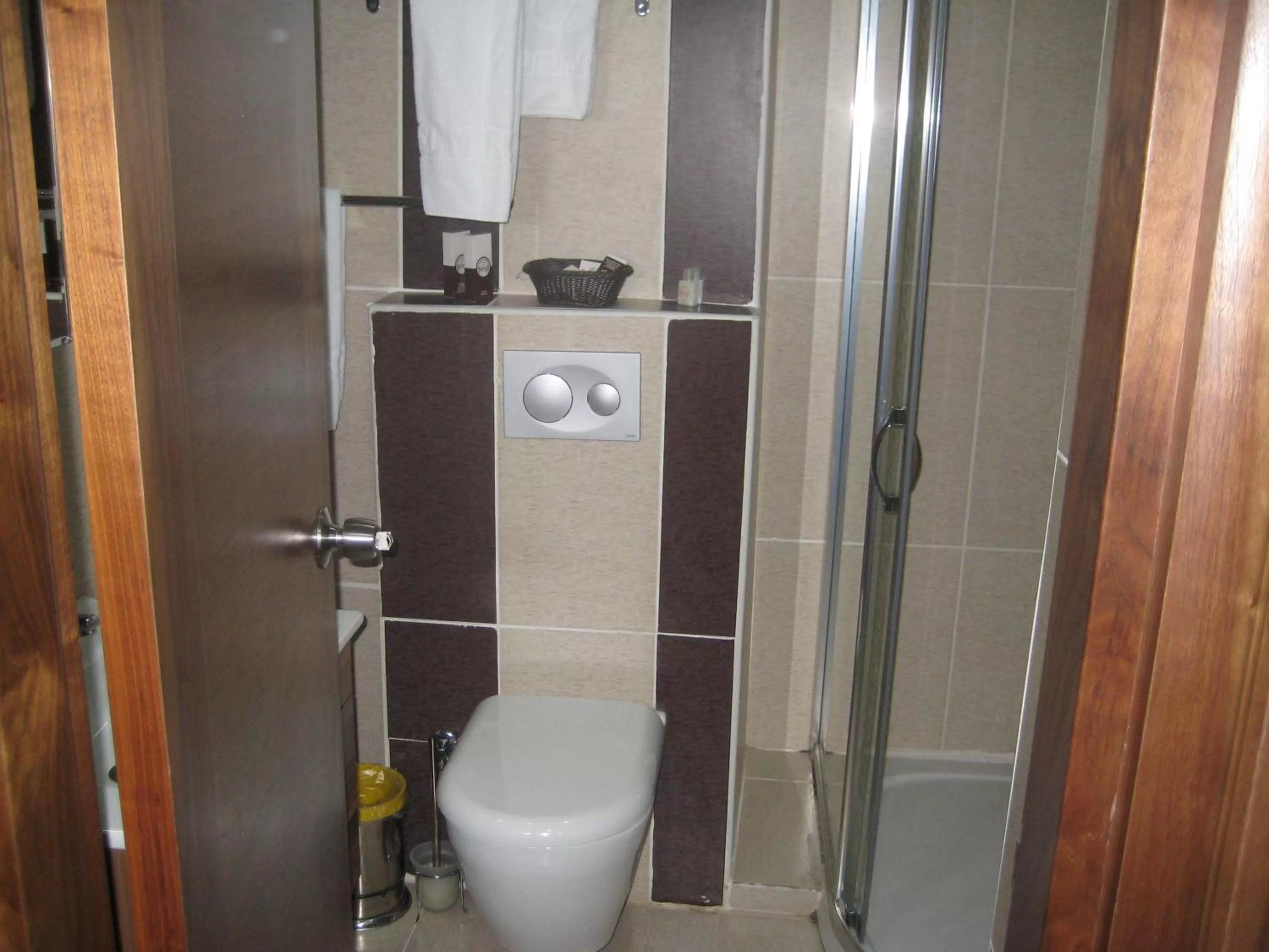 Shower in Miroglu Hotel