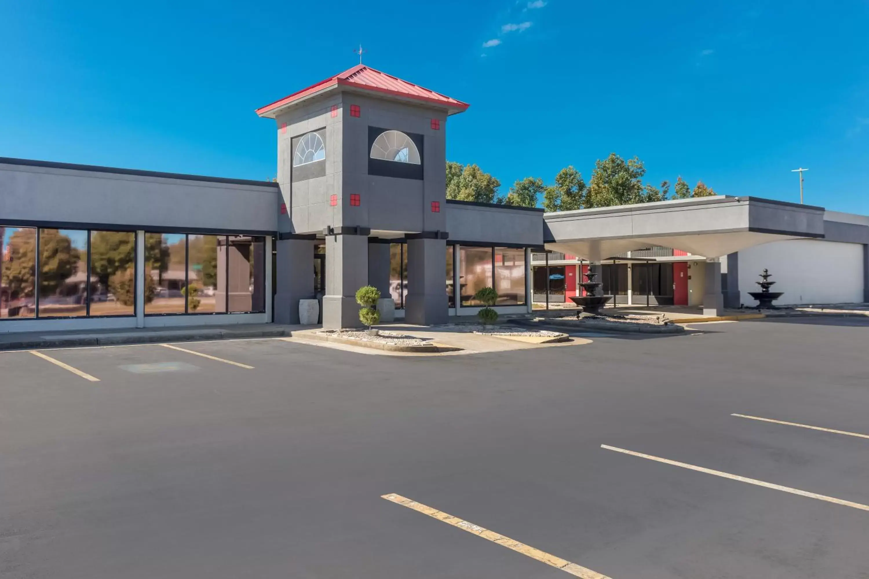 Property Building in Econo Lodge