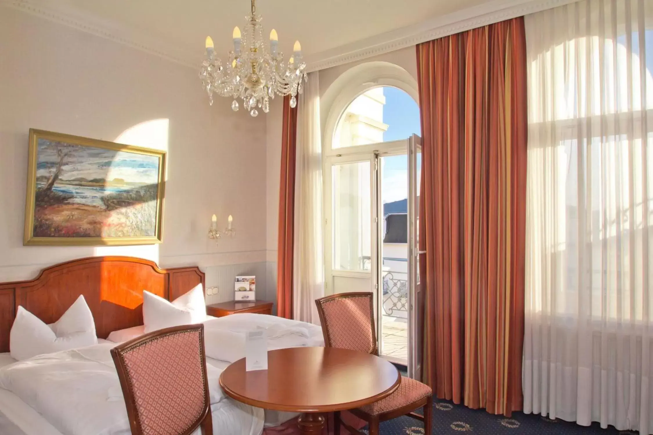 Double Room with Balcony - single occupancy in SEETELHOTEL Villa Esplanade mit Aurora die zwei Villen als Rückzugsorte mit Stil, Genuss und Geschichte Double Room with Balcony - single occupancy in SEETELHOTEL Villa Esplanade mit Aurora die zwei Villen als Rückzugsorte mit Stil, Genuss und Geschichte