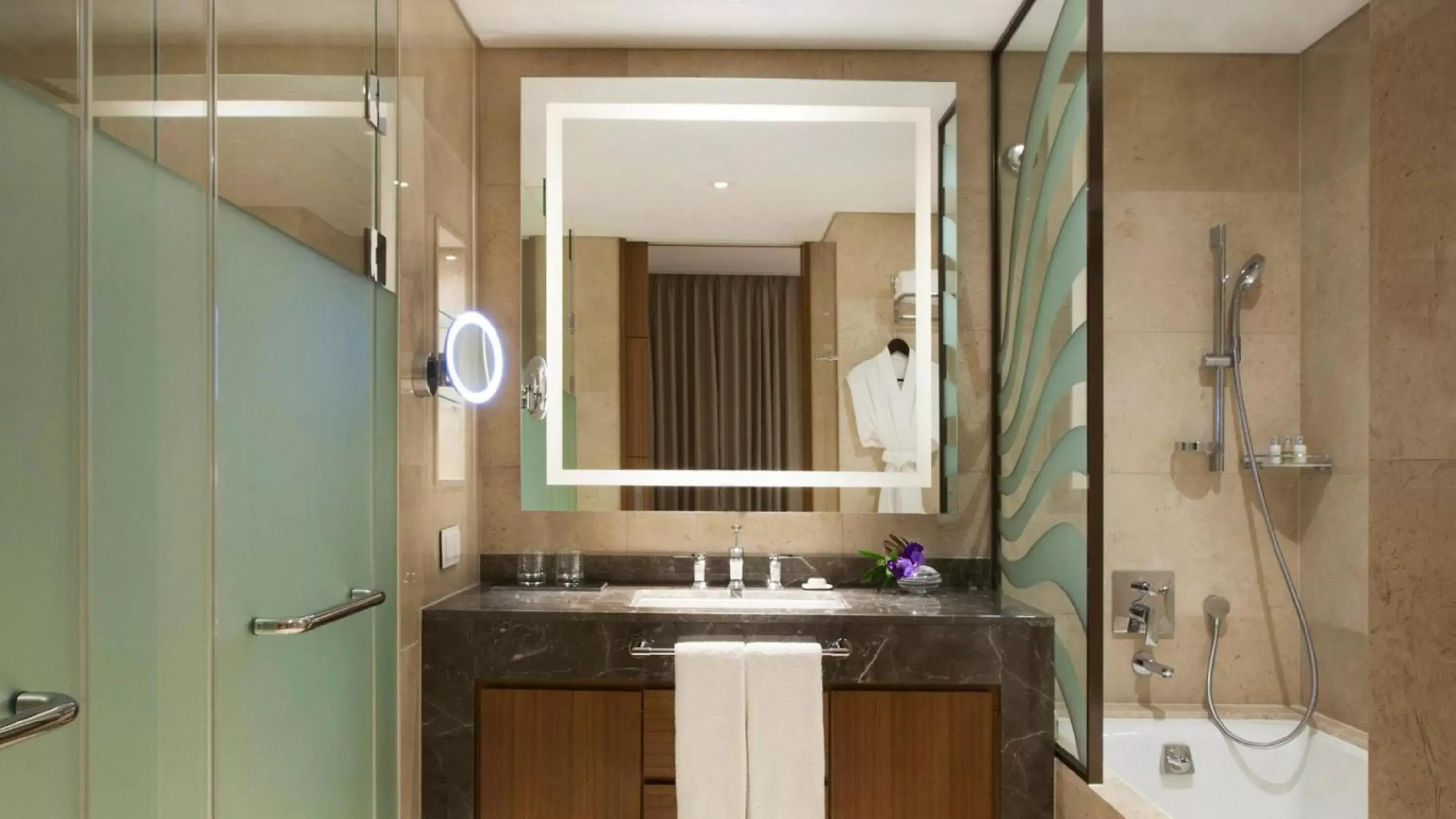 Bathroom in Lotte City Hotel Jeju