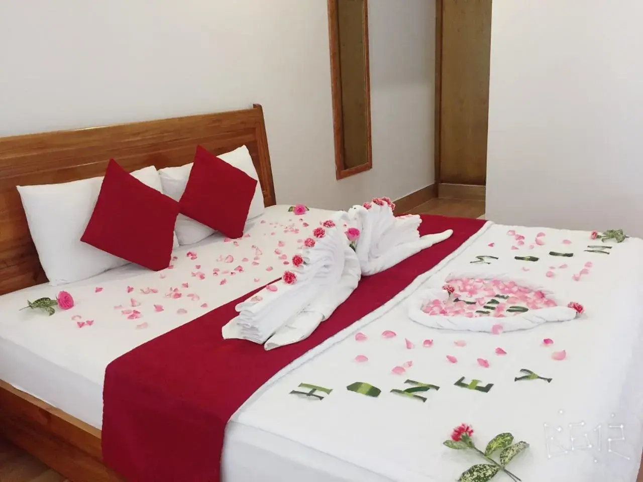 Decorative detail, Bed in Ngoc Viet Bungalow Decorative detail, Bed in Ngoc Viet Bungalow