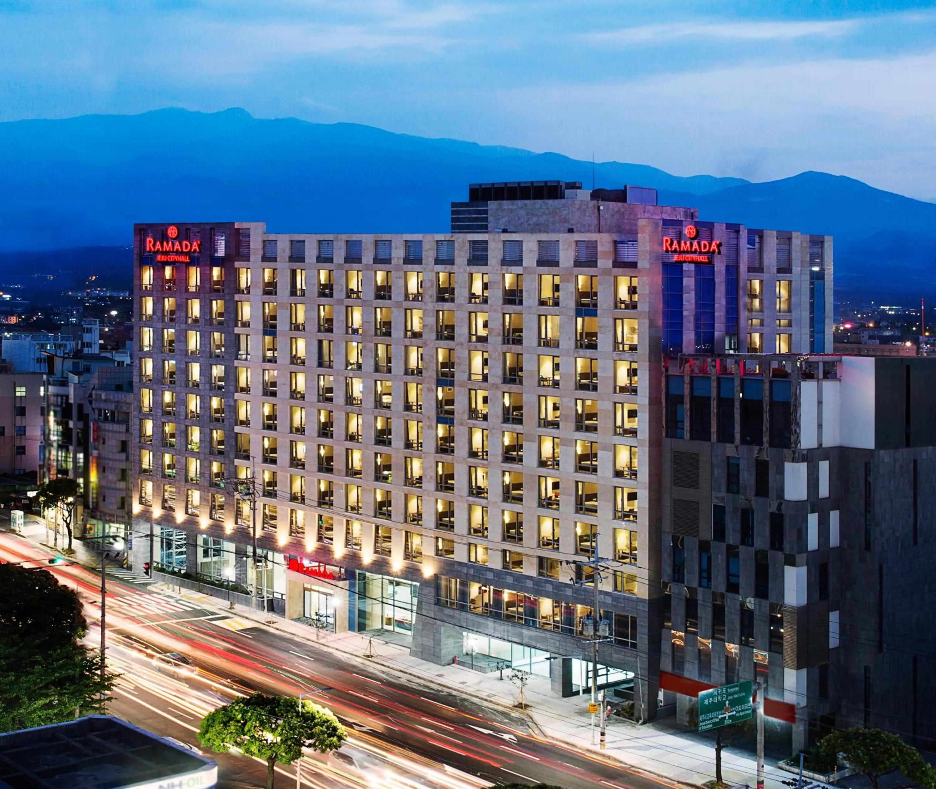 Facade/entrance in Ramada by Wyndham Jeju City Hall