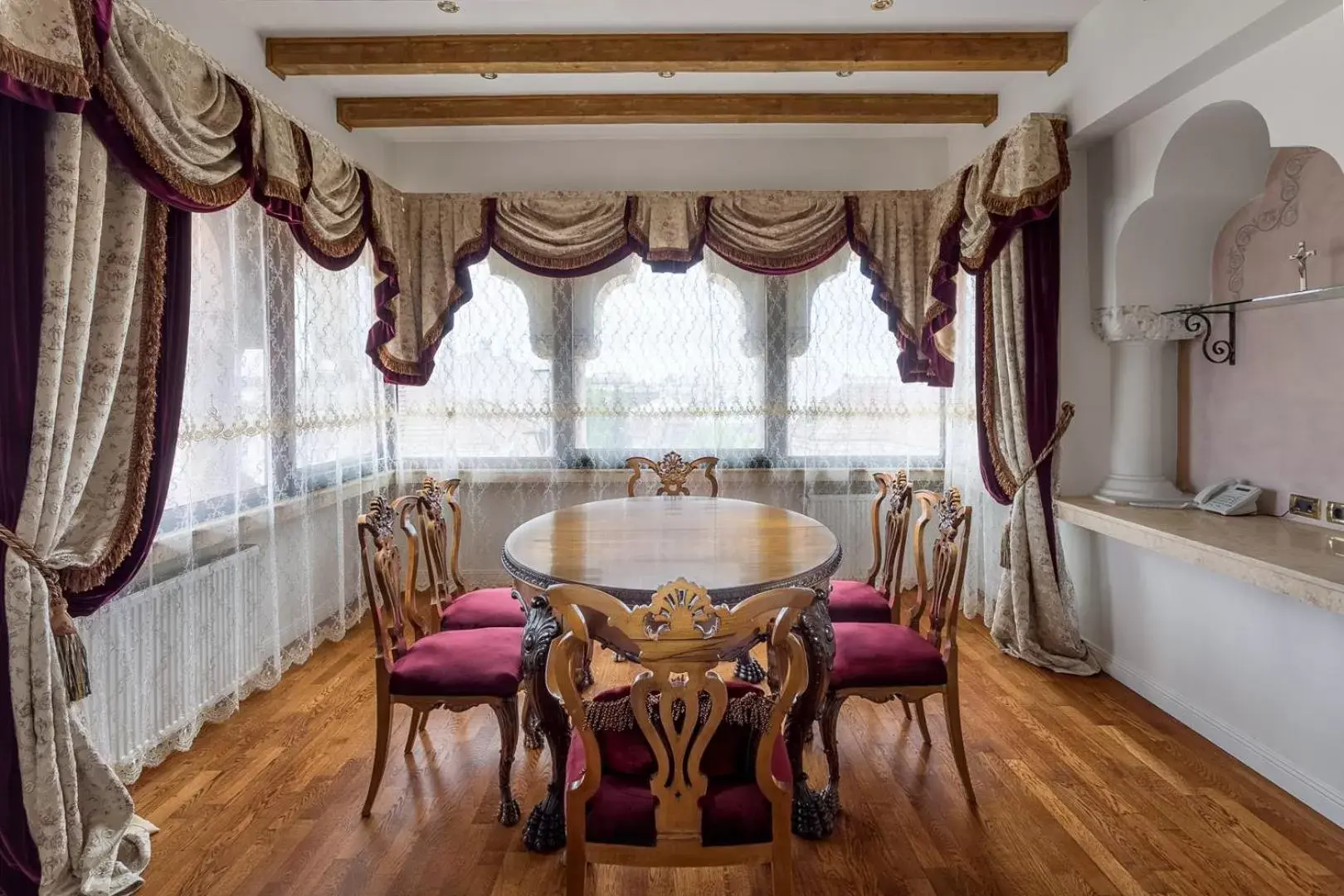 Dining Area in Suter Palace Heritage Boutique Hotel