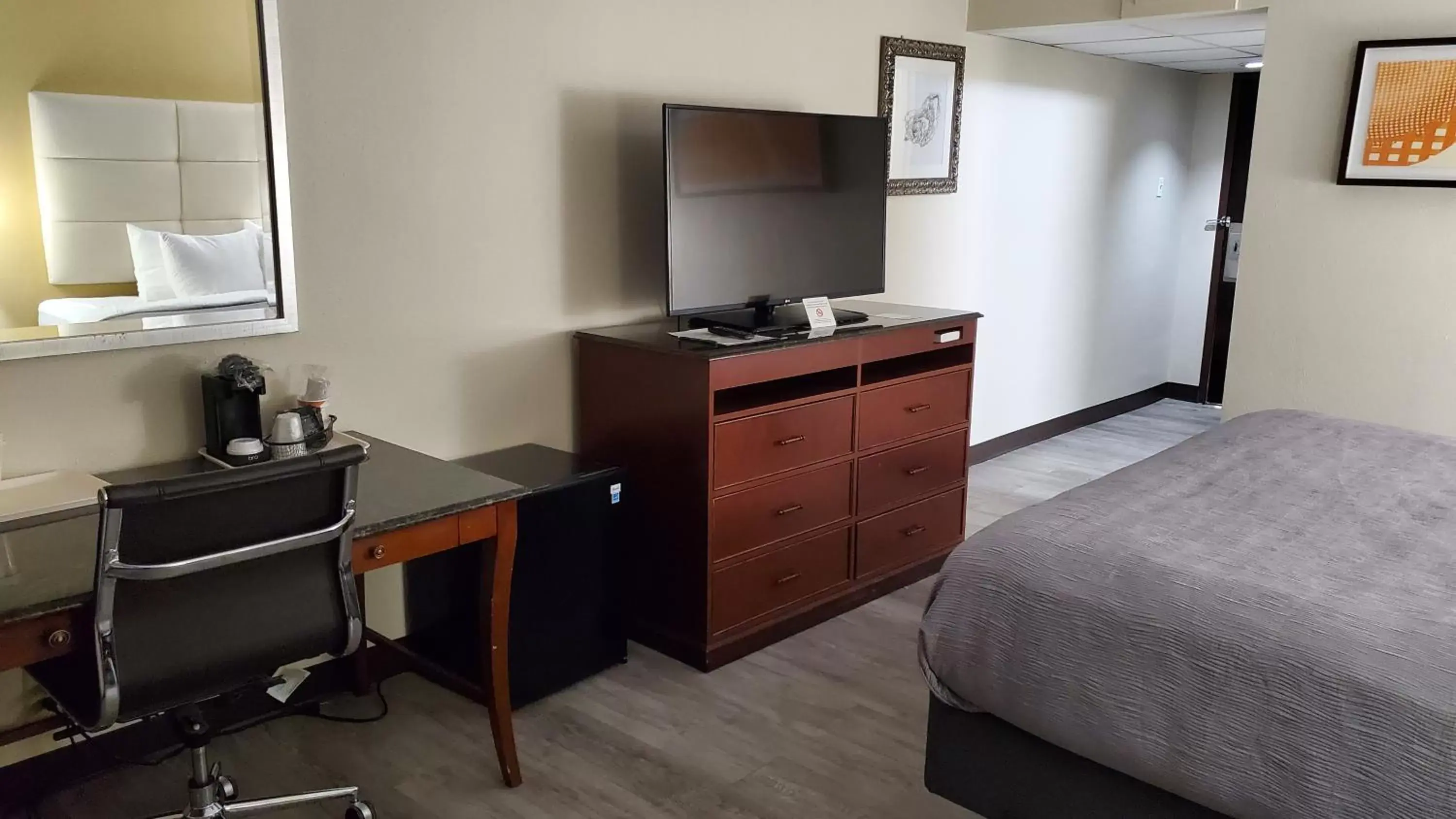 TV and multimedia, Kitchen/Kitchenette in Quality Inn & Suites Alamosa