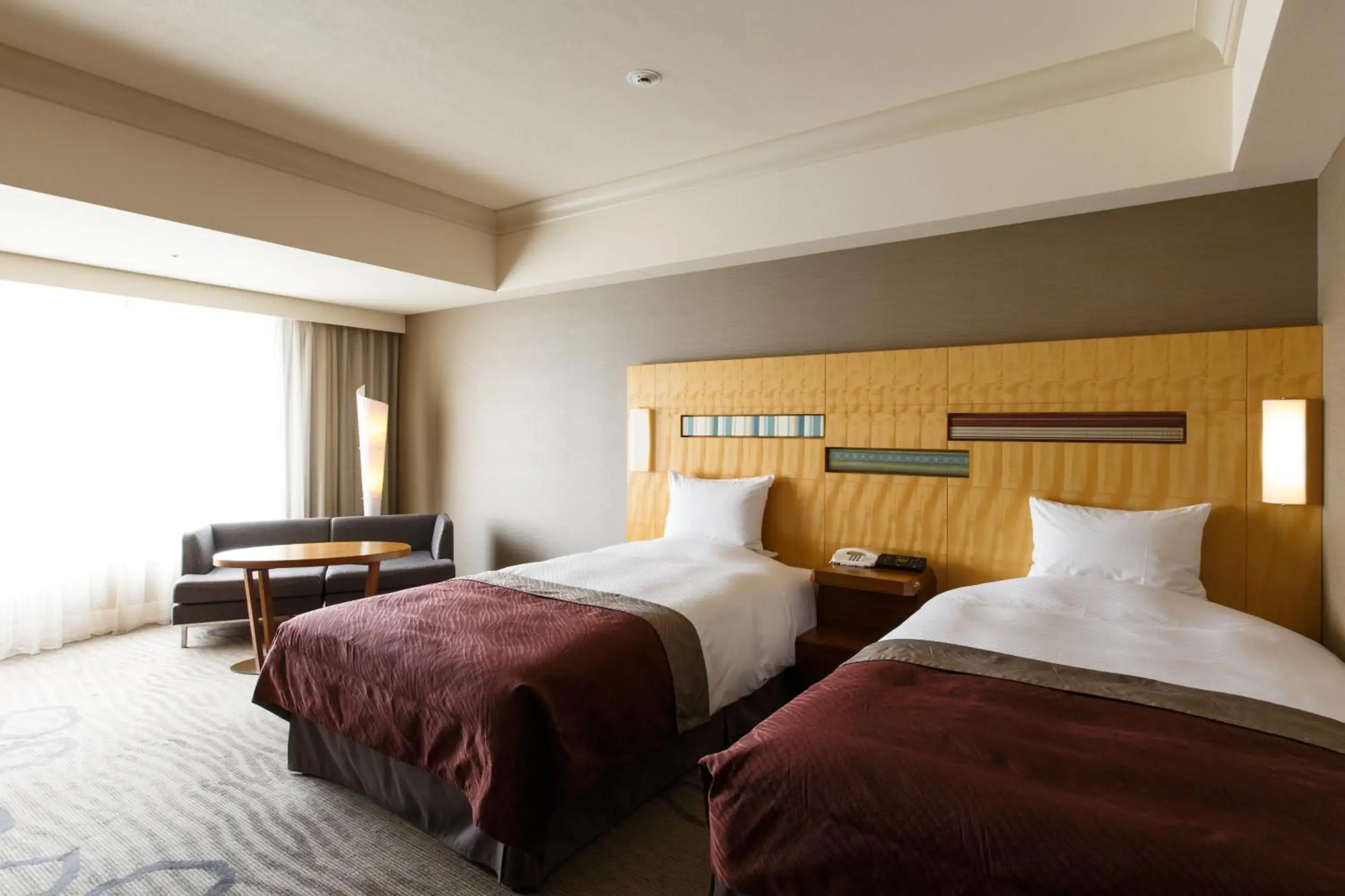 Photo of the whole room, Bed in Hotel Okura Fukuoka