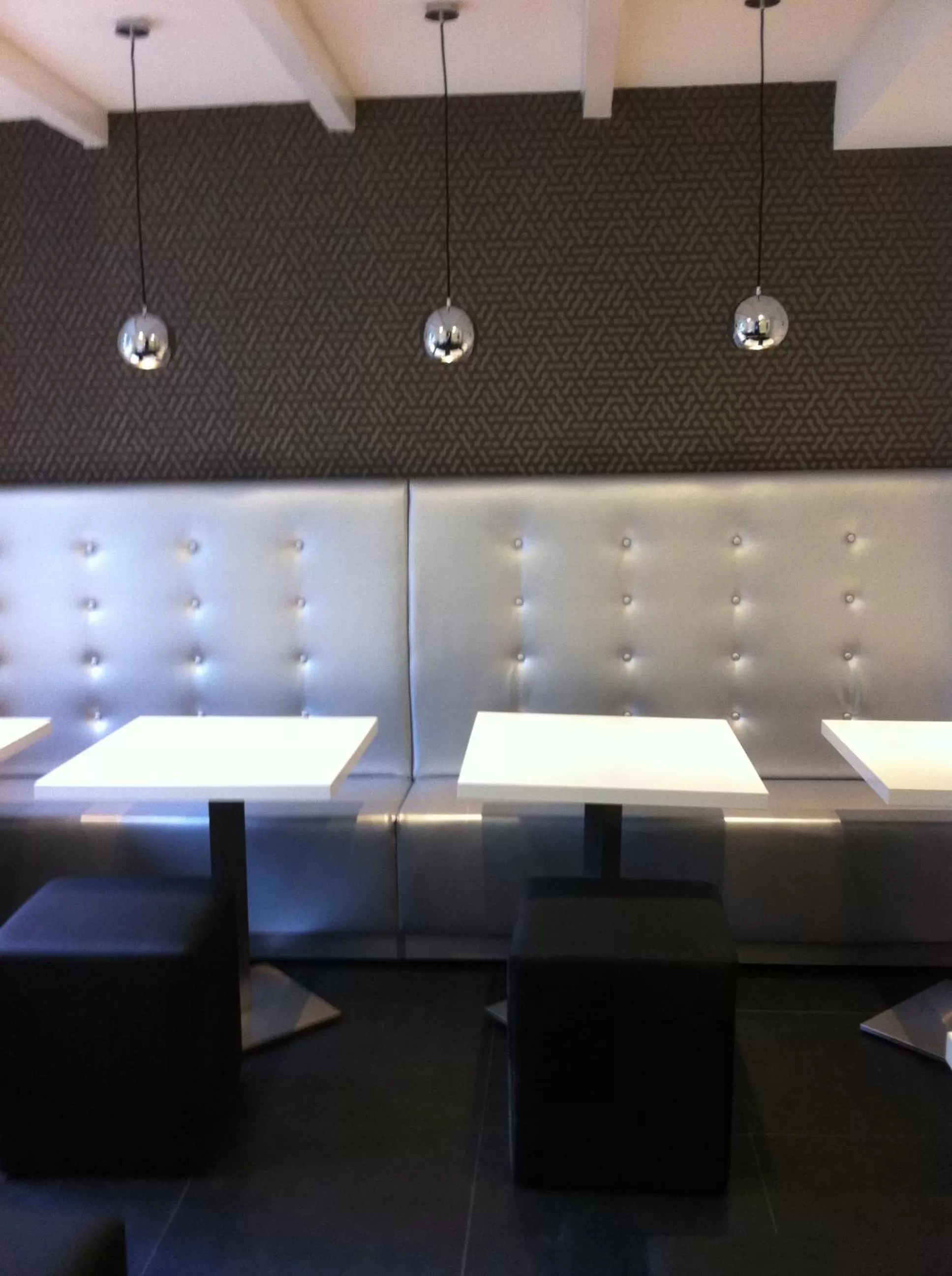 Restaurant/places to eat in Hotel Vossius Vondelpark