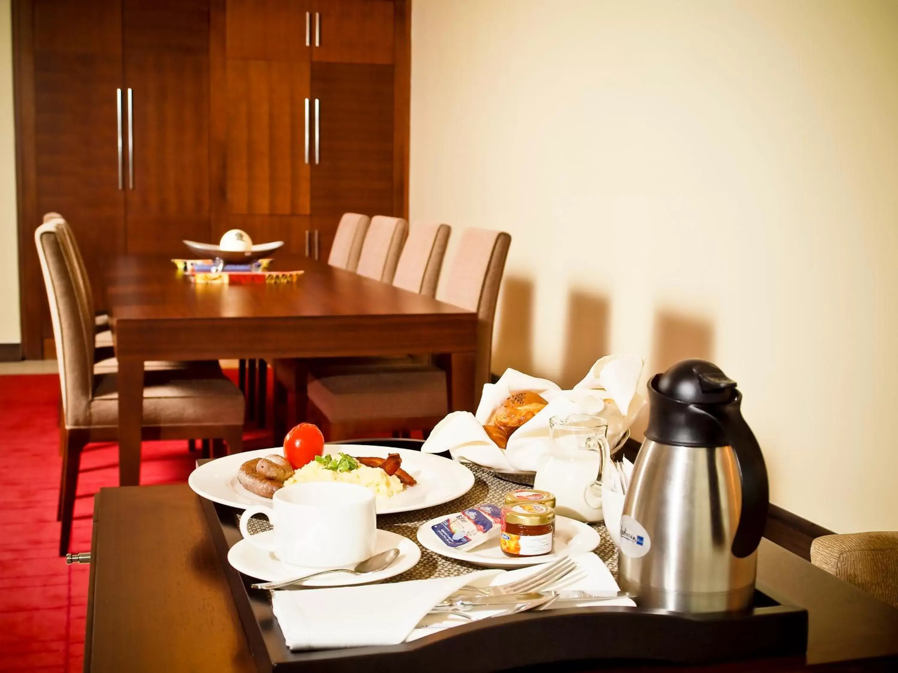 Dining area in Radisson Blu Anchorage Hotel