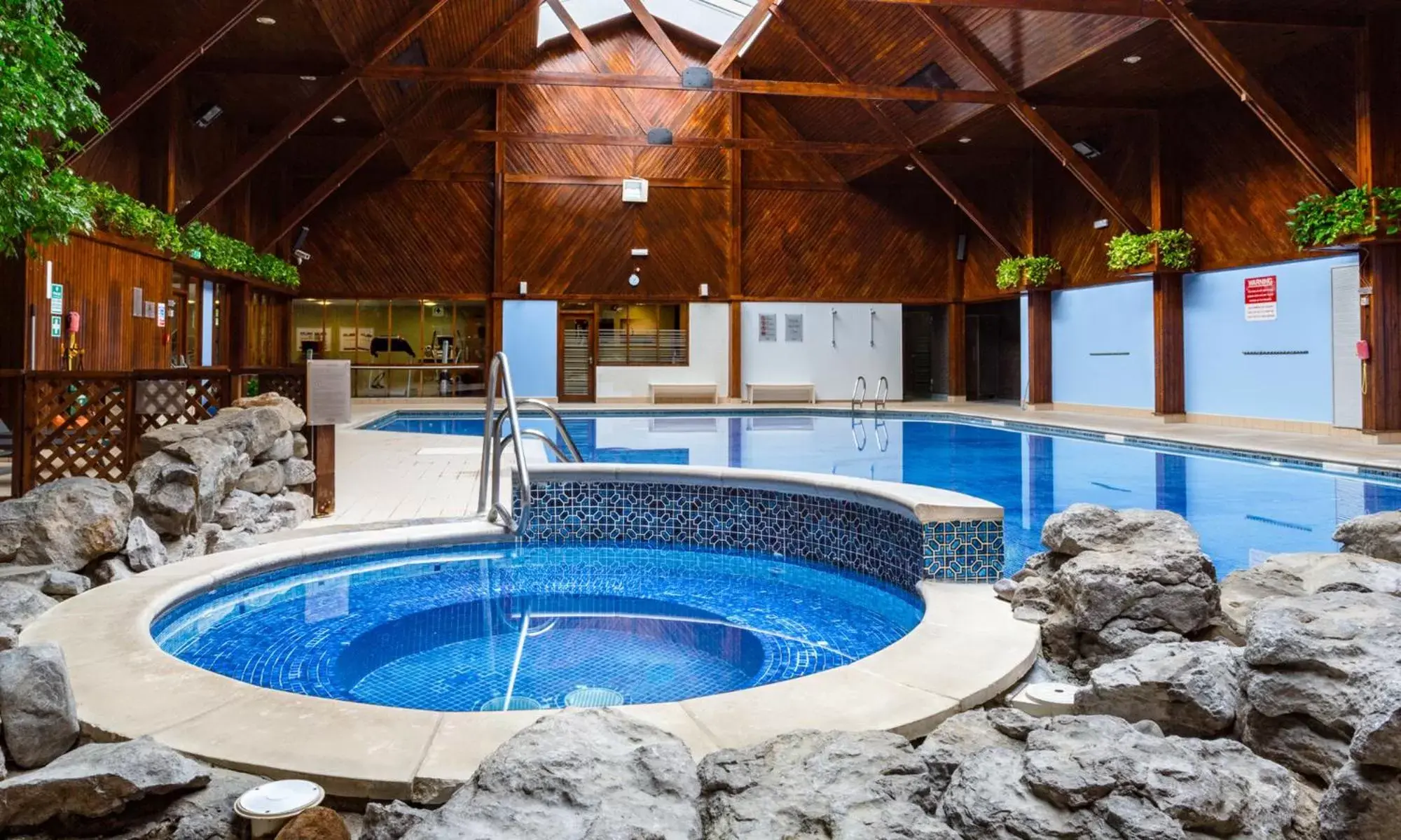 Hot Tub, Swimming Pool in Macdonald Spey Valley Resort