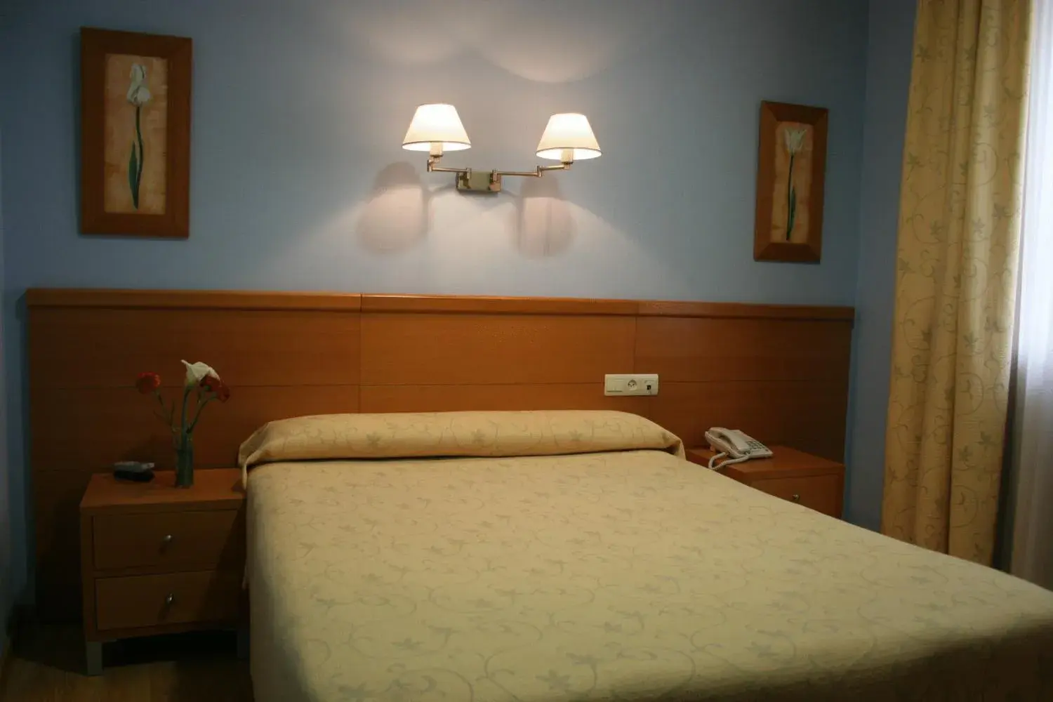 Photo of the whole room, Bed in Hotel Castilla