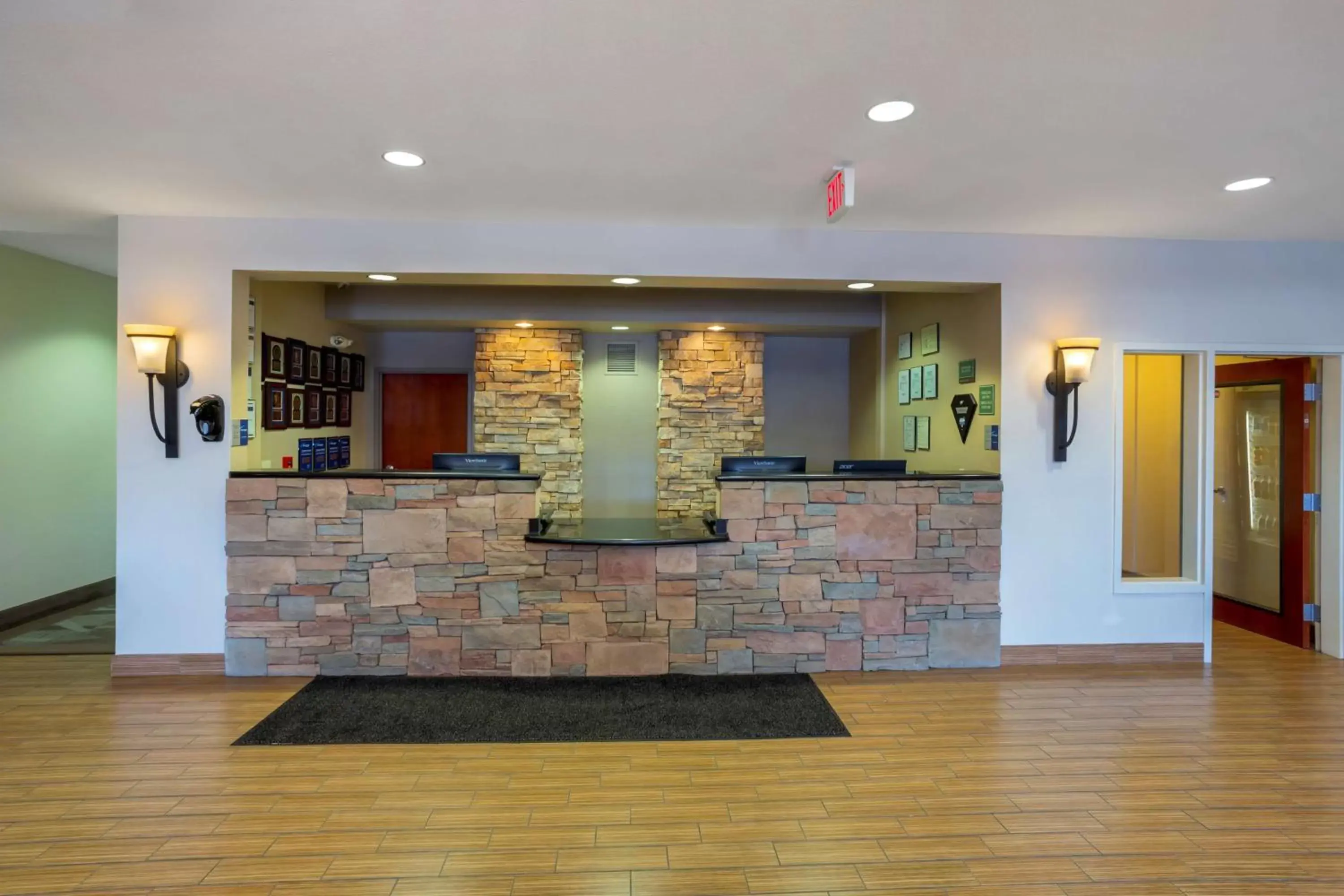 Lobby or reception in Best Western PLUS Fossil Country Inn & Suites Lobby or reception in Best Western PLUS Fossil Country Inn & Suites