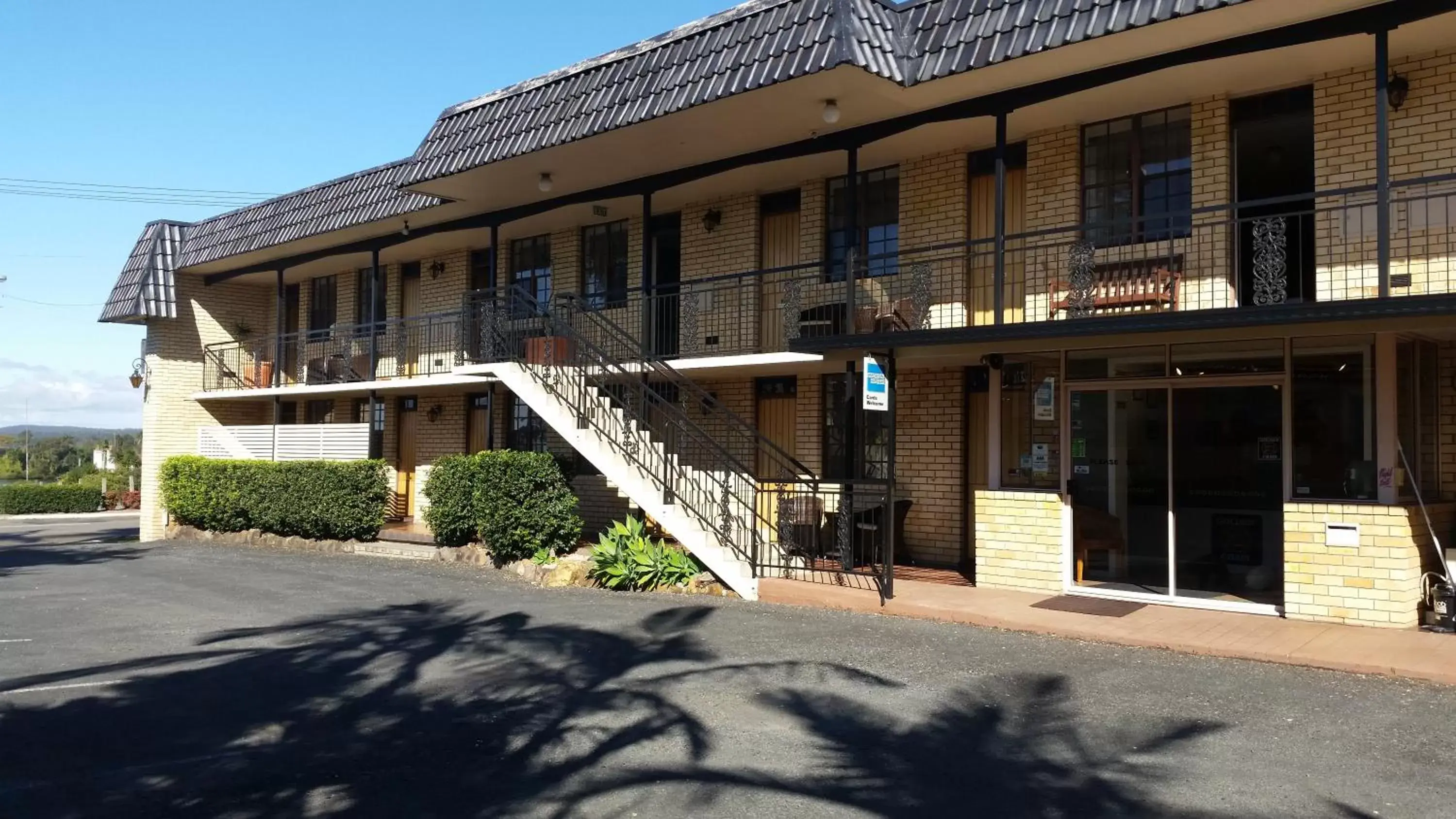 Facade/entrance, Property Building in In Town Motor Inn