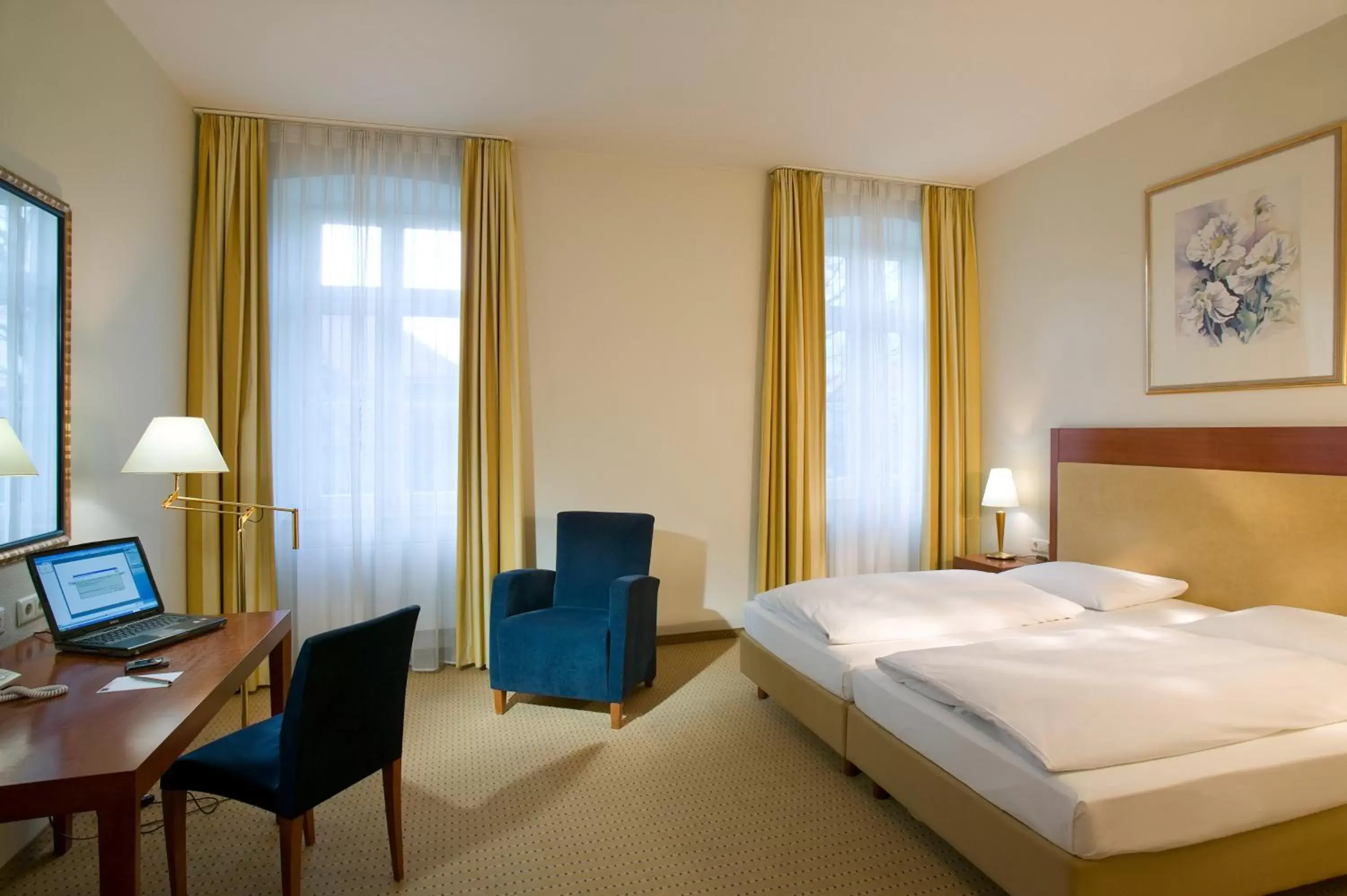 Photo of the whole room, Bed in Novotel Hildesheim