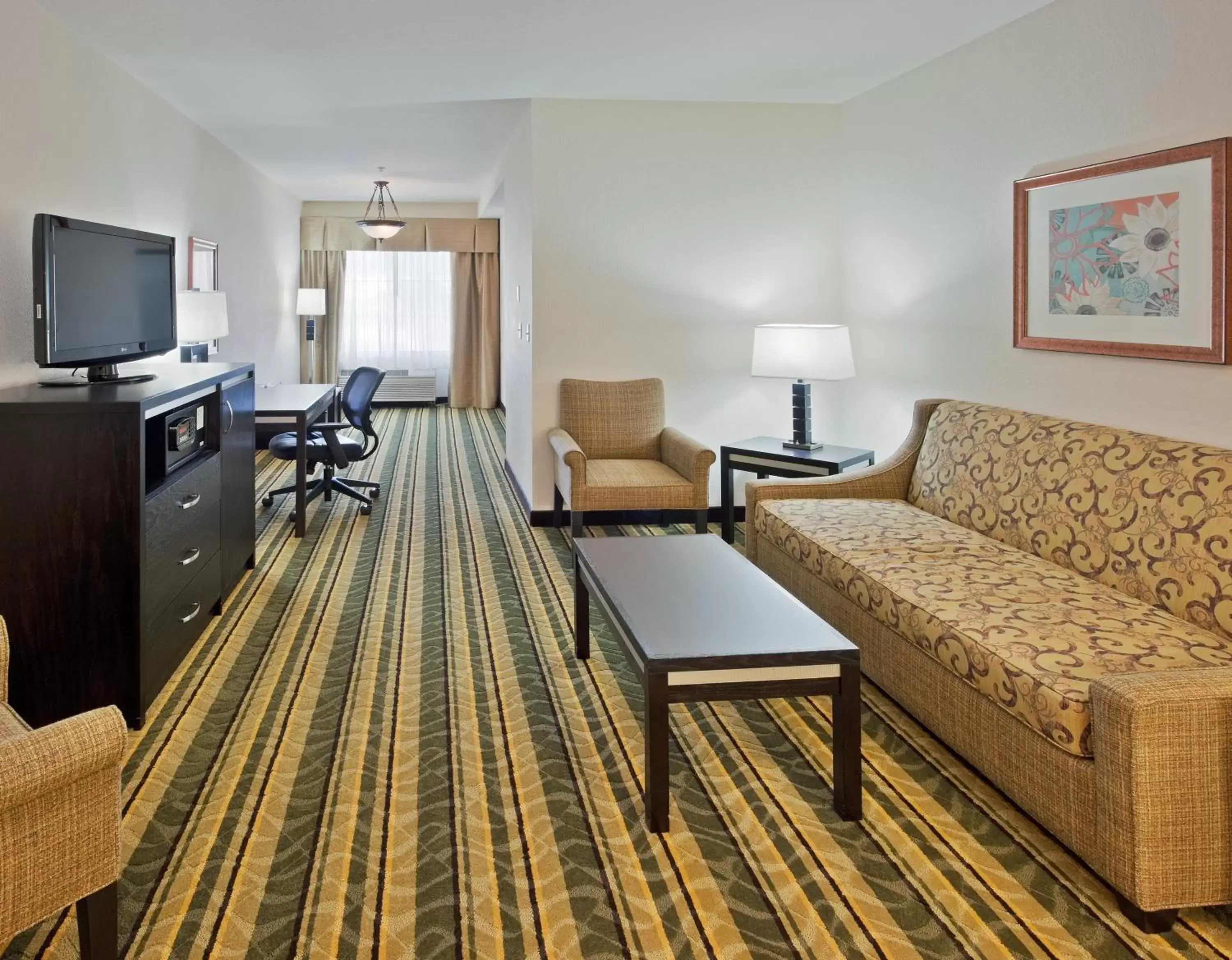 Photo of the whole room in Holiday Inn Express Berkeley, an IHG Hotel
