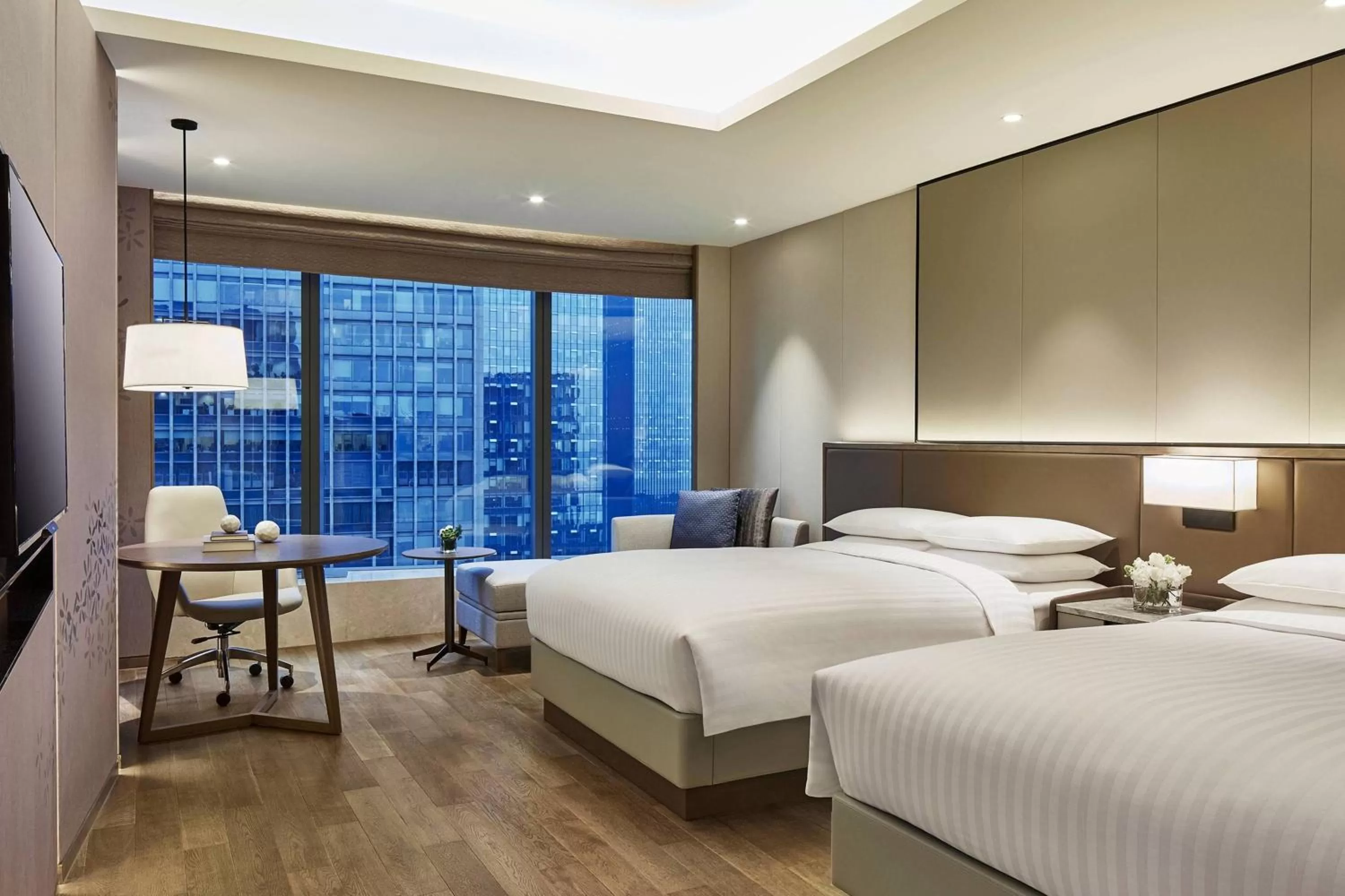 Photo of the whole room, Bed in Hangzhou Marriott Hotel Qianjiang