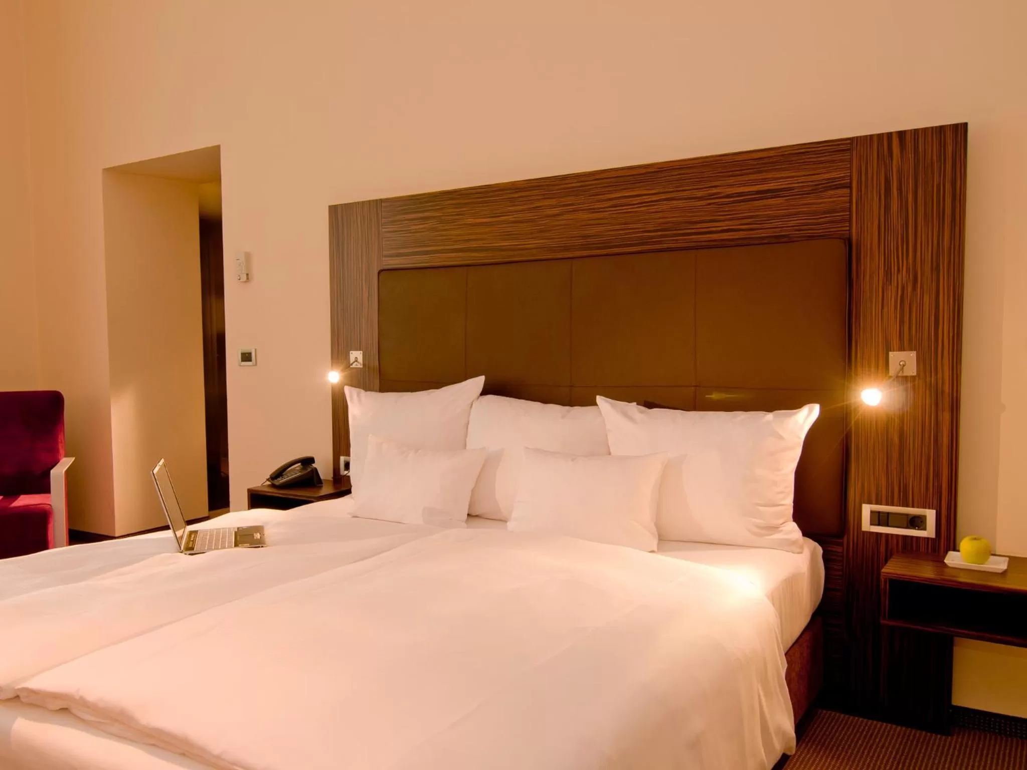 Superior Double Room in ACHAT Hotel Regensburg Herzog am Dom