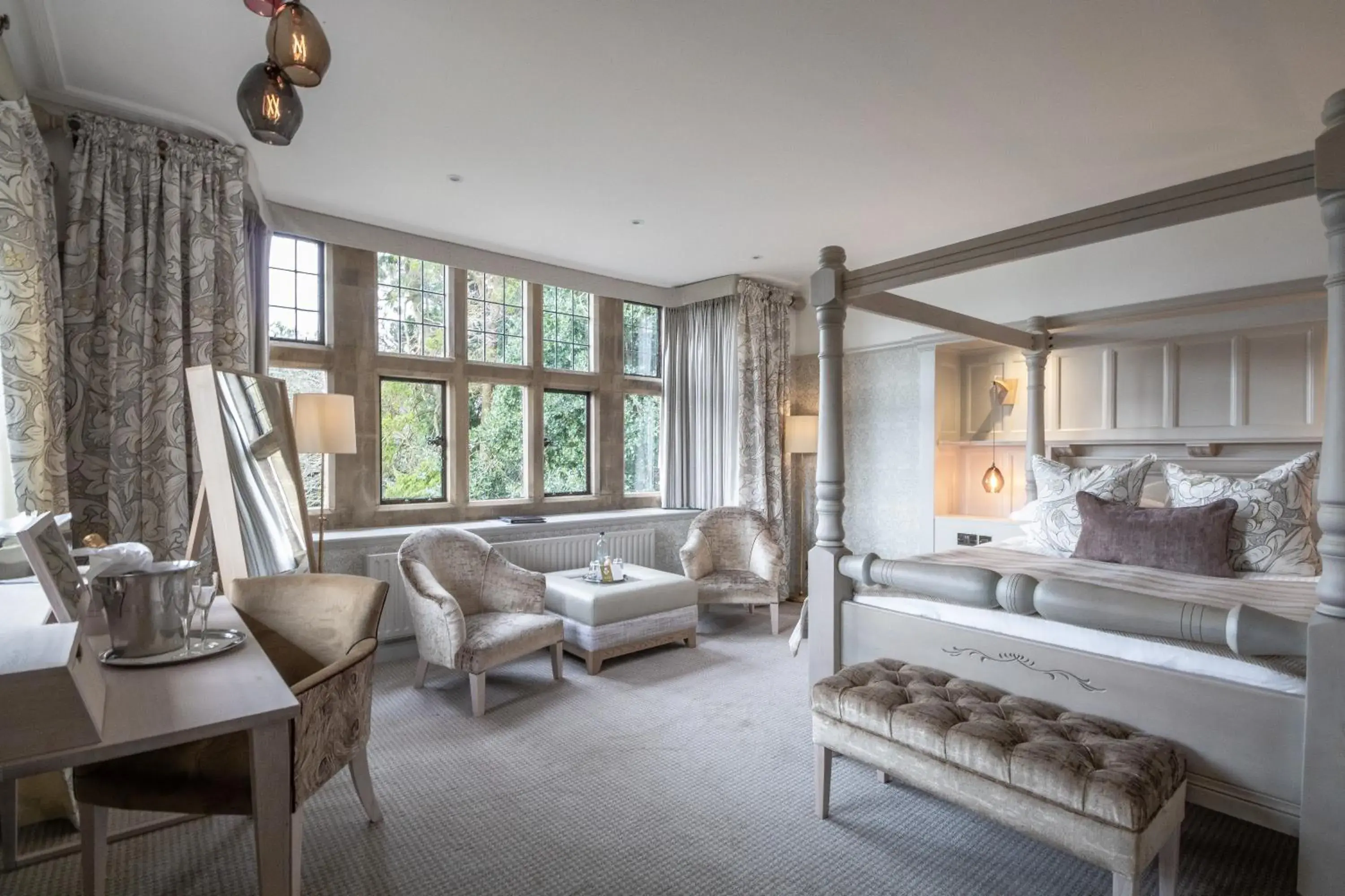 Bedroom, Seating Area in Cragwood Country House Hotel
