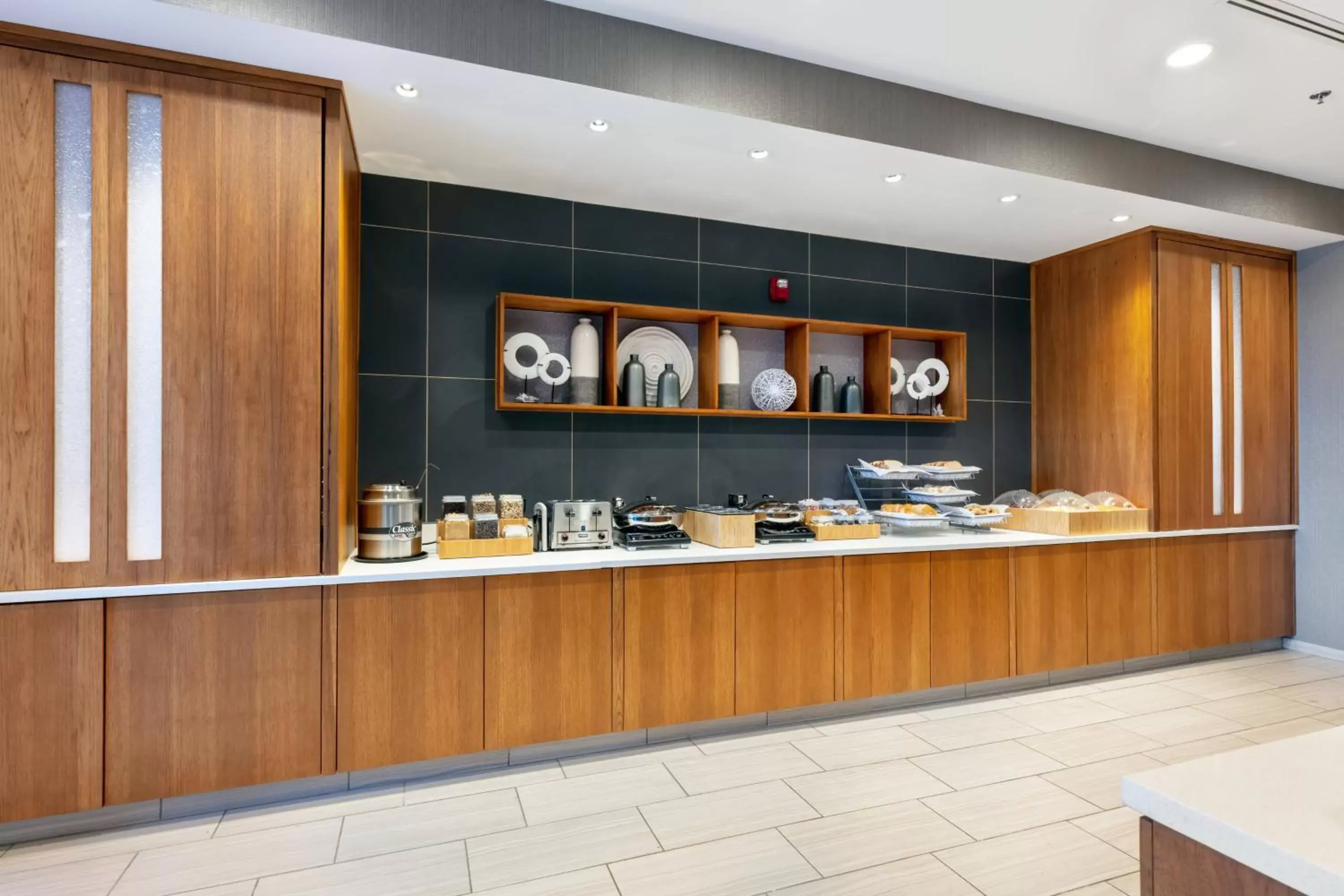 Breakfast, Restaurant/Places to Eat in SpringHill Suites by Marriott Chattanooga South/Ringgold