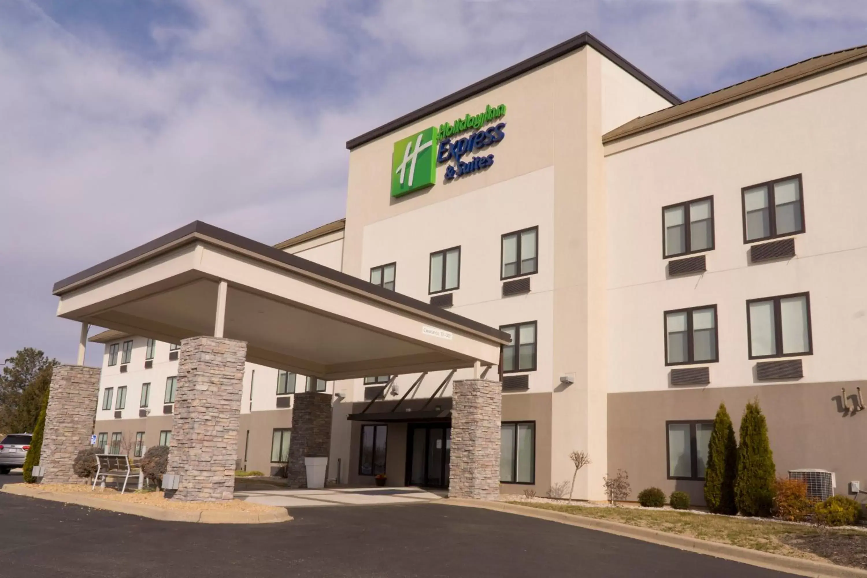 Property Building in Holiday Inn Express Hotel & Suites Madison, an IHG Hotel