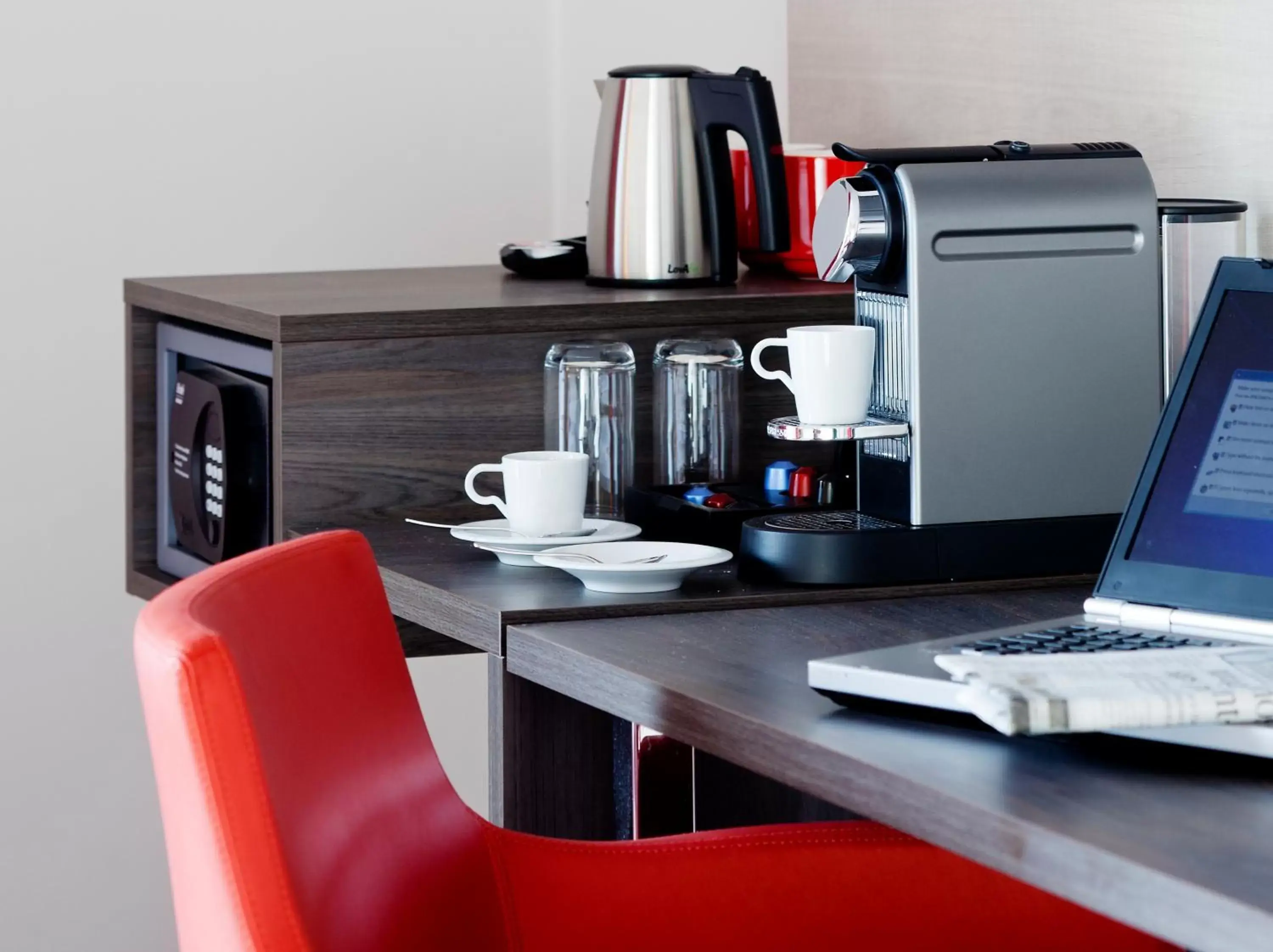 Coffee/tea facilities in Park Inn by Radisson Lille Grand Stade