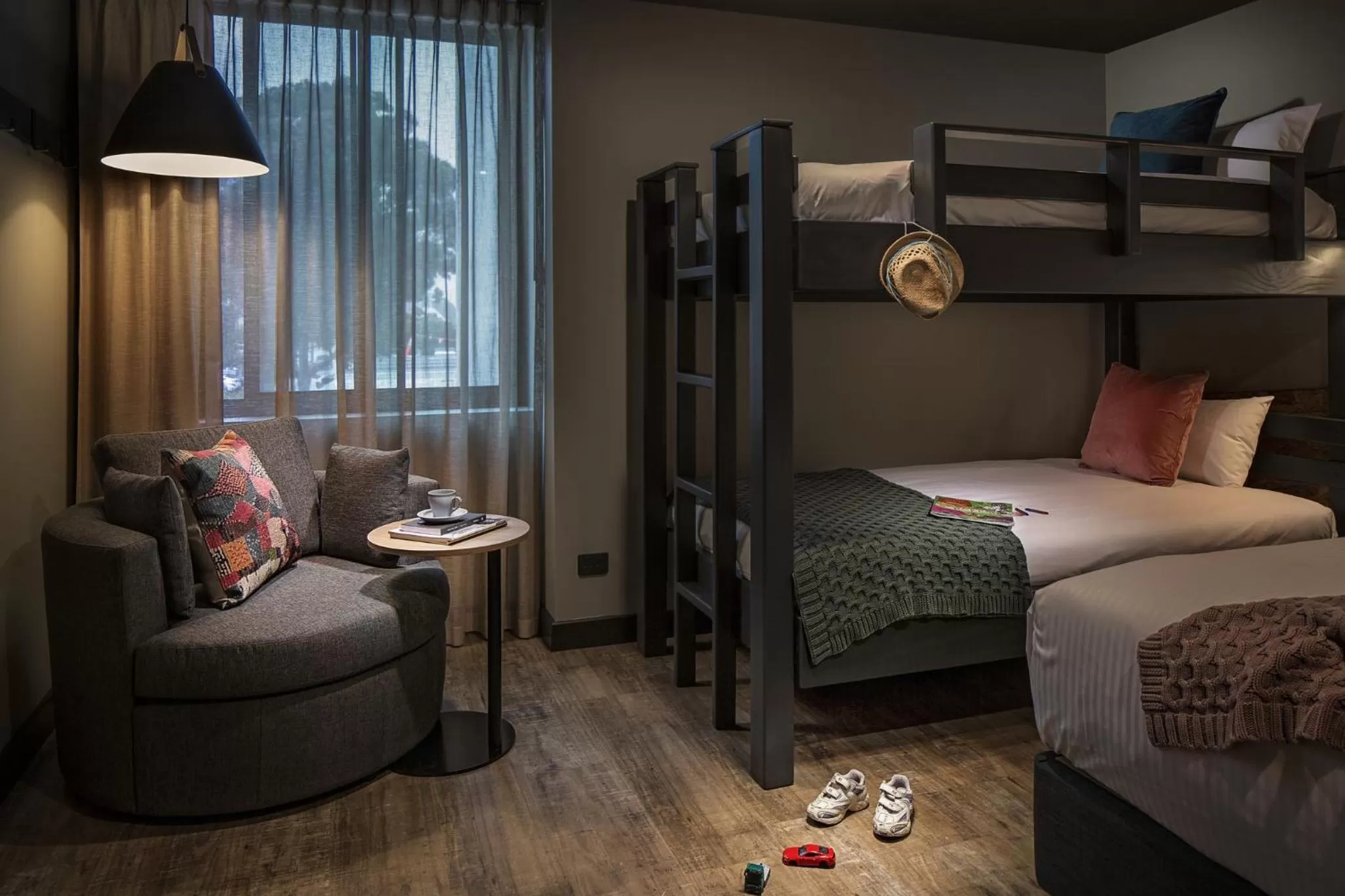 bunk bed, Bed in Marion Hotel