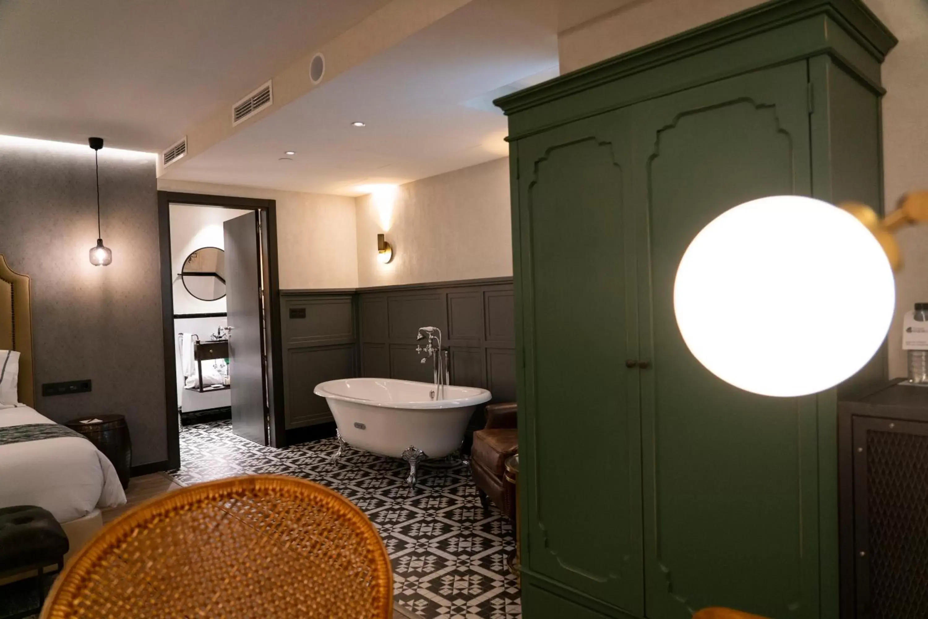 Photo of the whole room, Bathroom in Hotel Indigo Madrid - Gran Via, an IHG Hotel