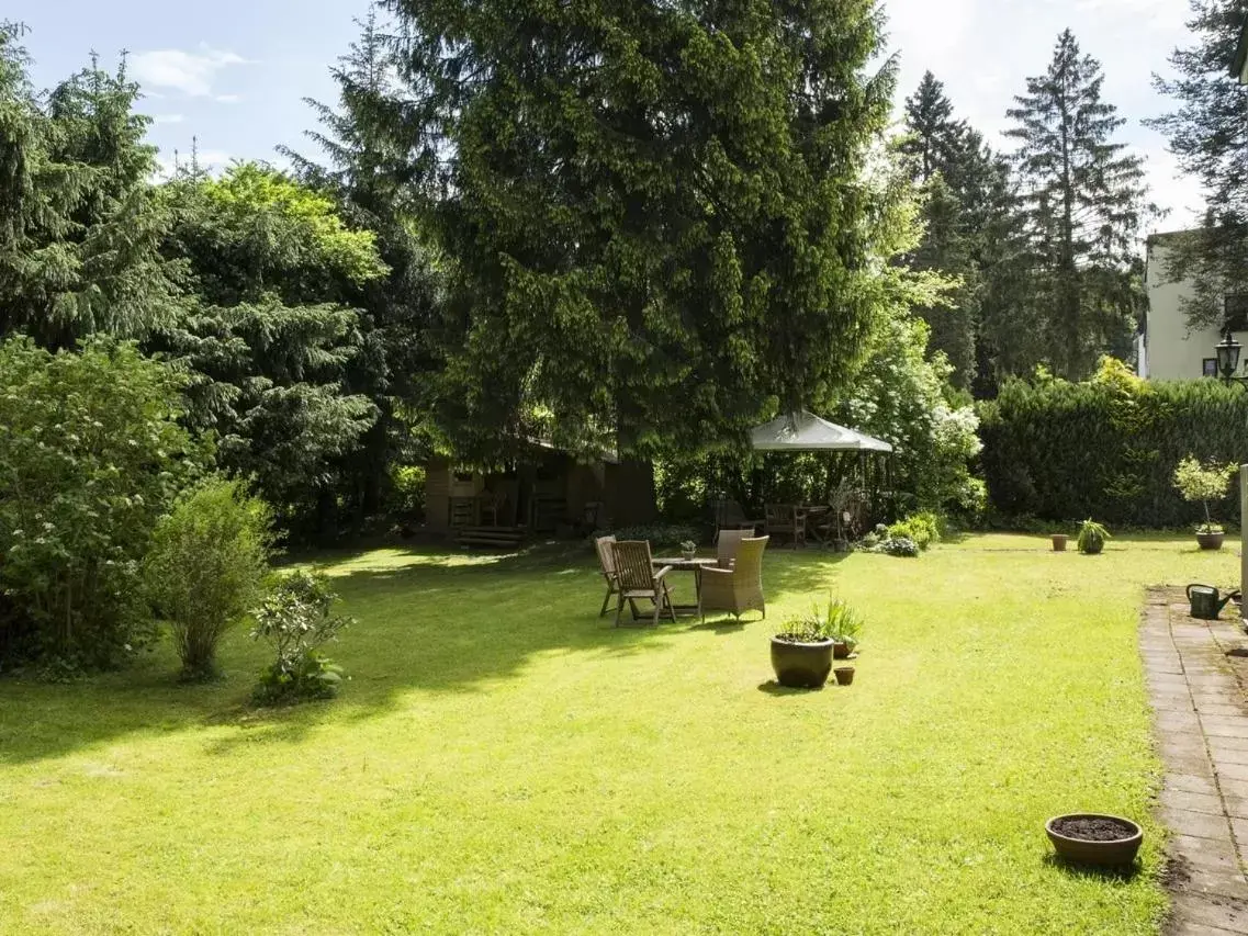 Property building, Garden in Villa Siegfried