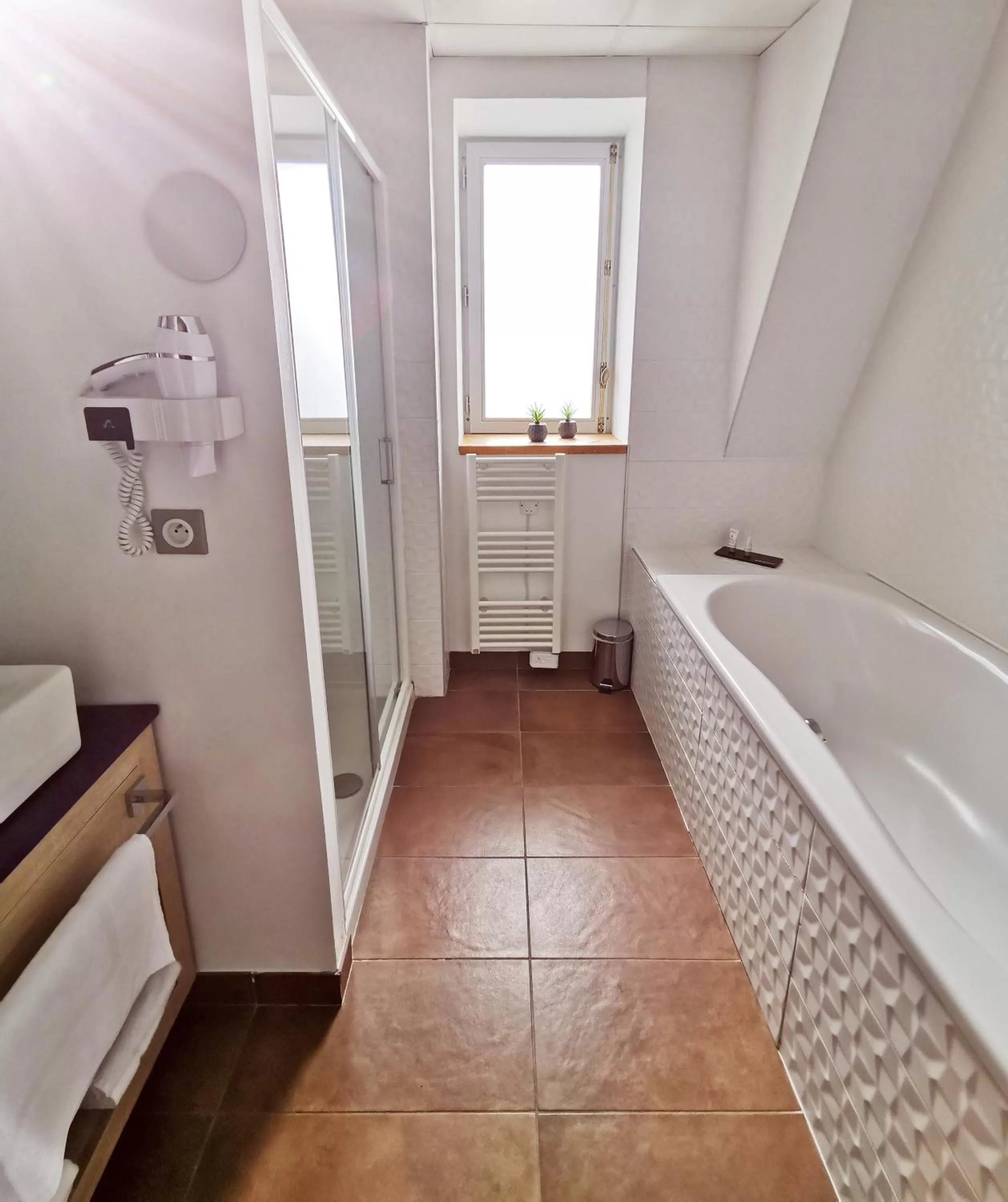 Bathroom in Grand Hôtel Brive