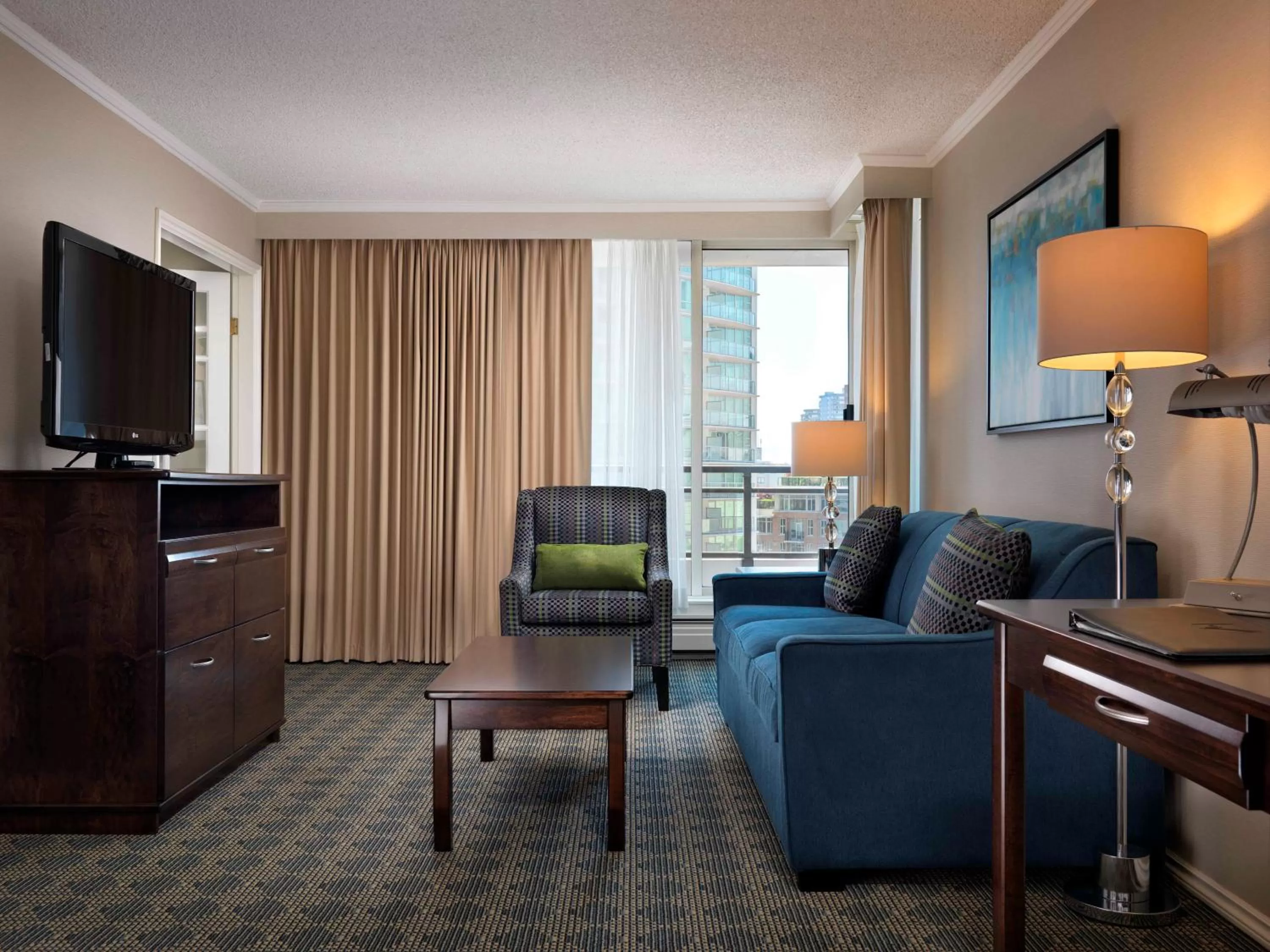 Living room in Chateau Victoria Hotel & Suites