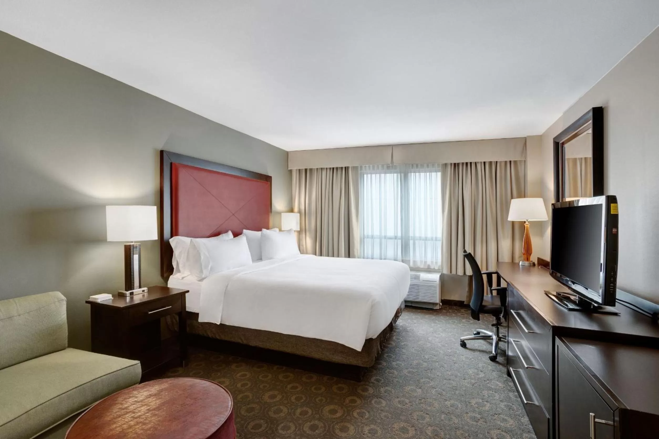 Photo of the whole room, Bed in Crowne Plaza Houston Galleria Area by IHG
