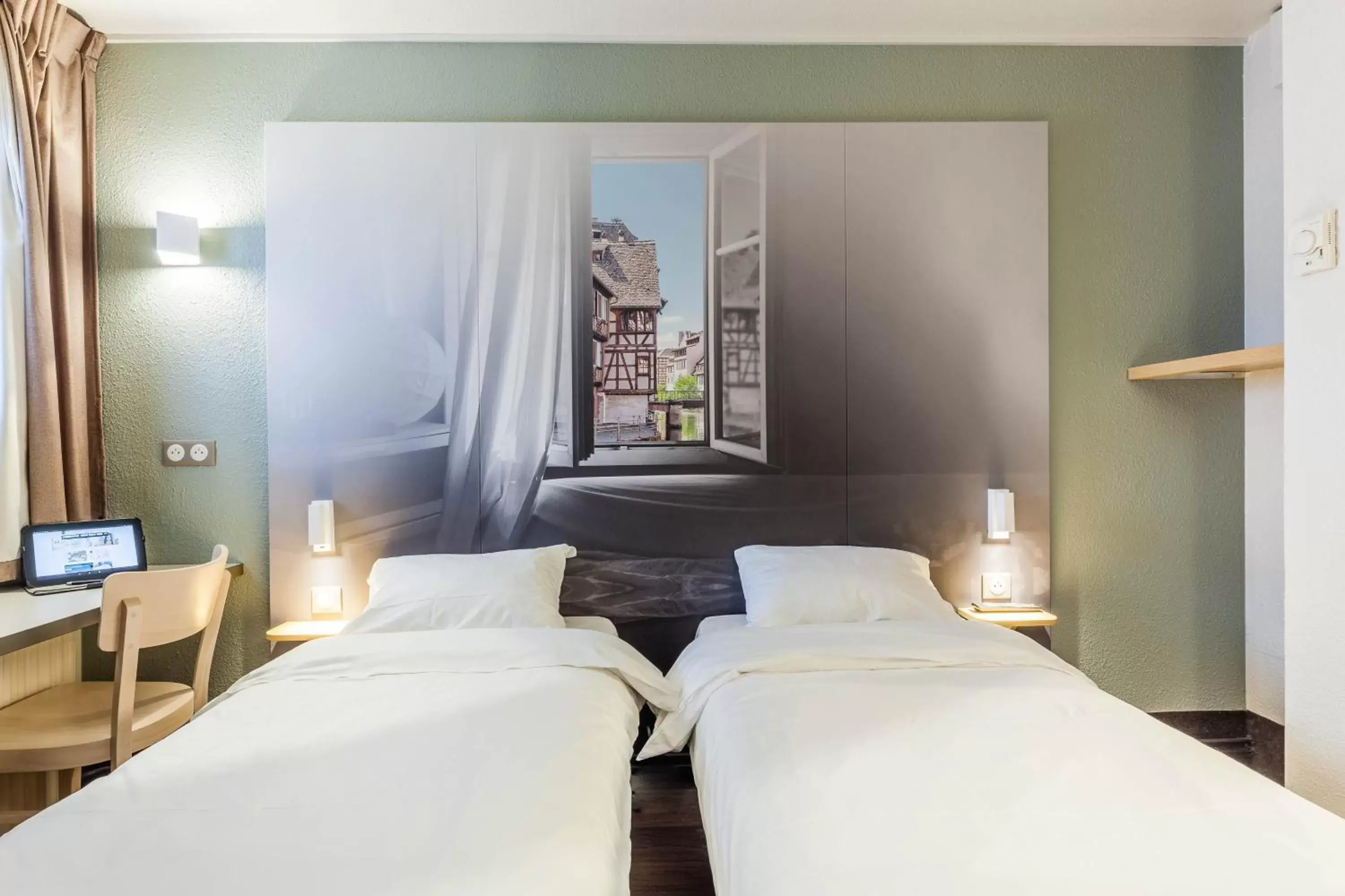 Bedroom, Bed in B&B HOTEL STRASBOURG Nord Industrie