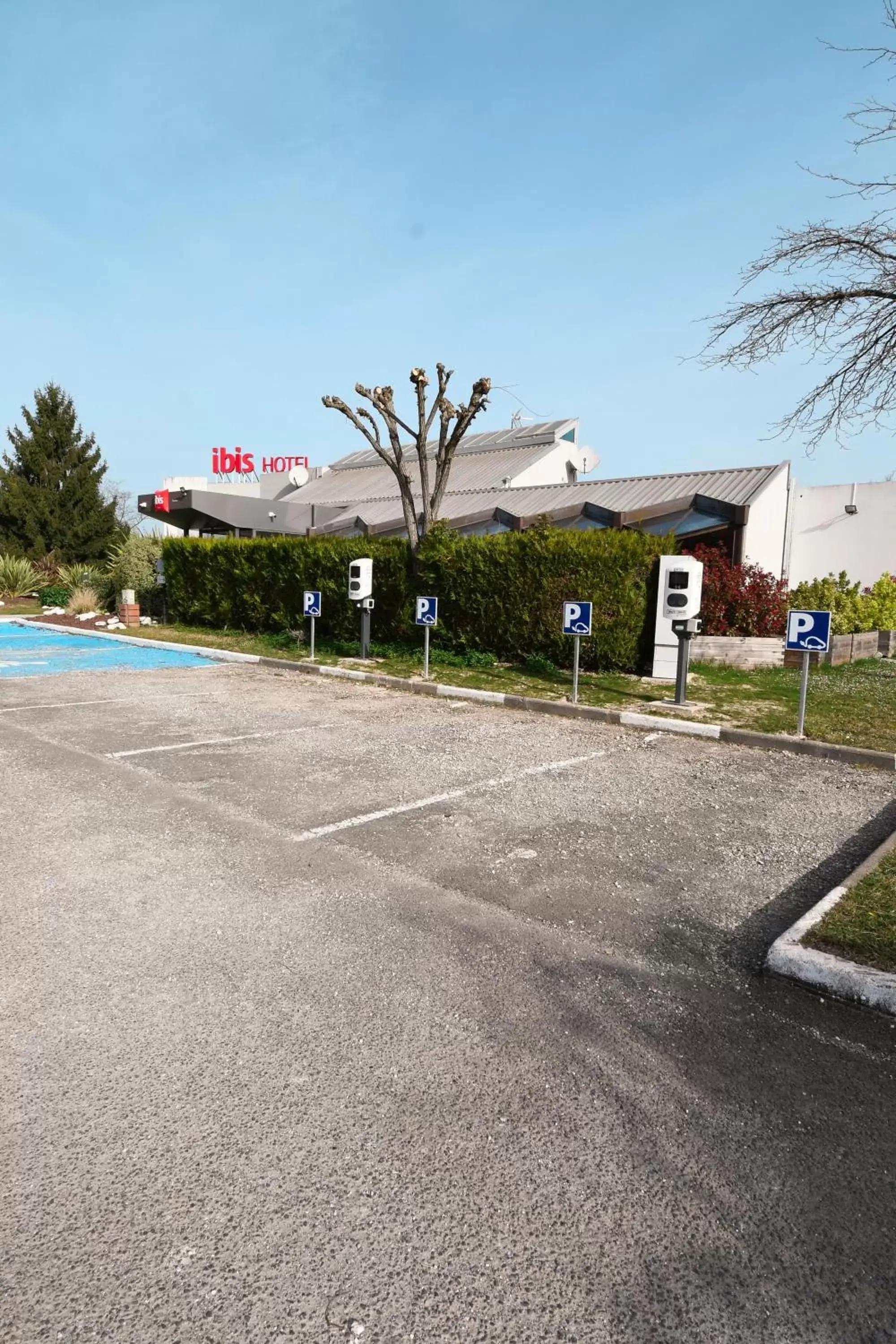 Area and facilities in ibis Saintes