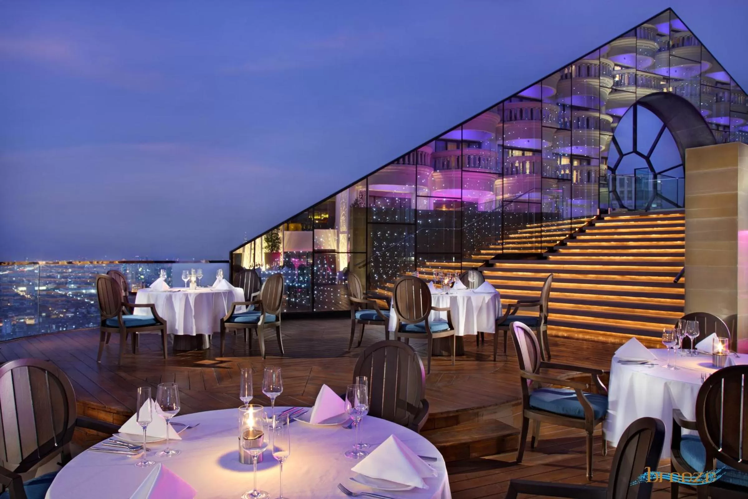 Restaurant/places to eat in lebua at State Tower