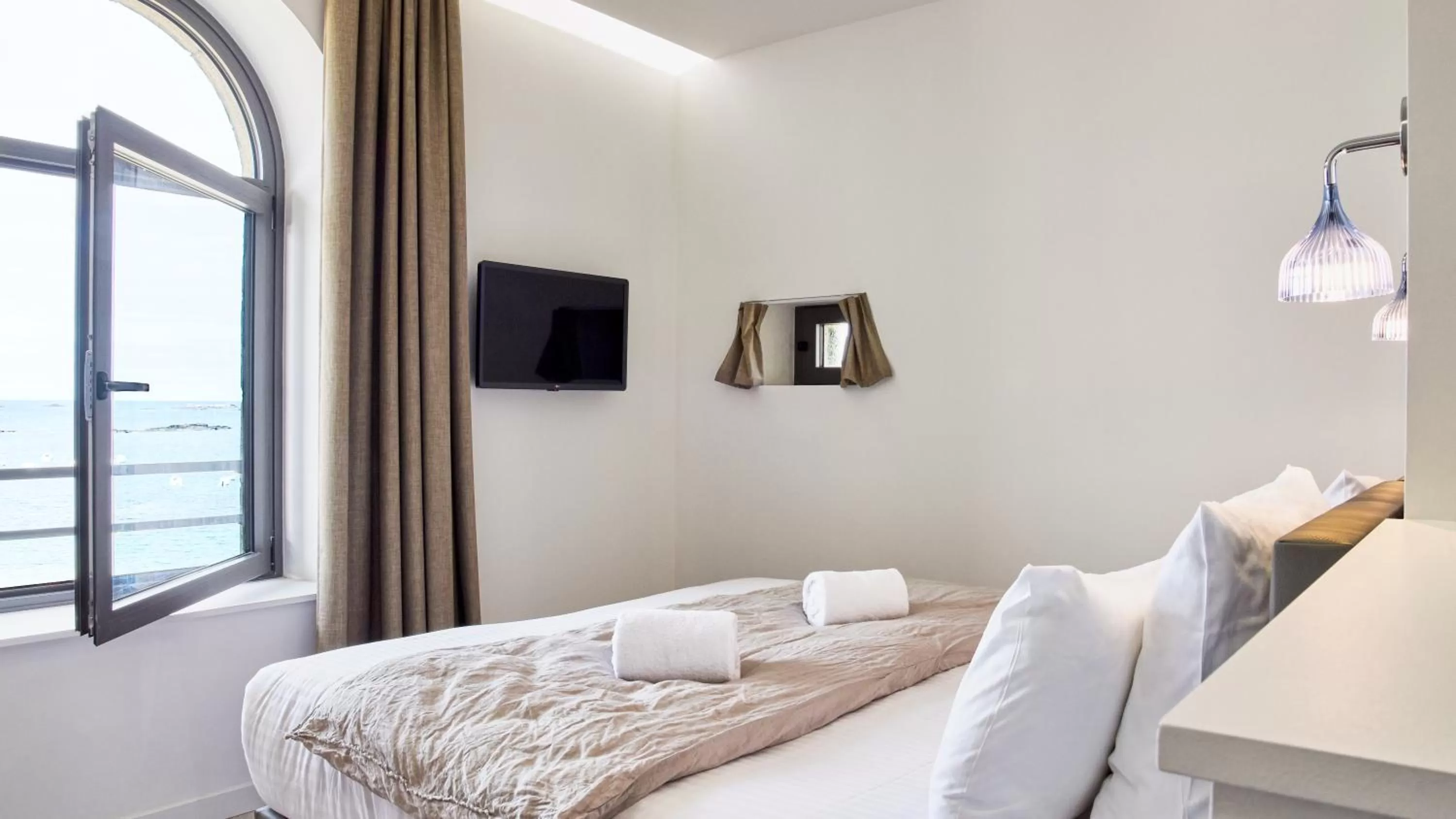 TV and multimedia, Bed in Pavillon de la plage