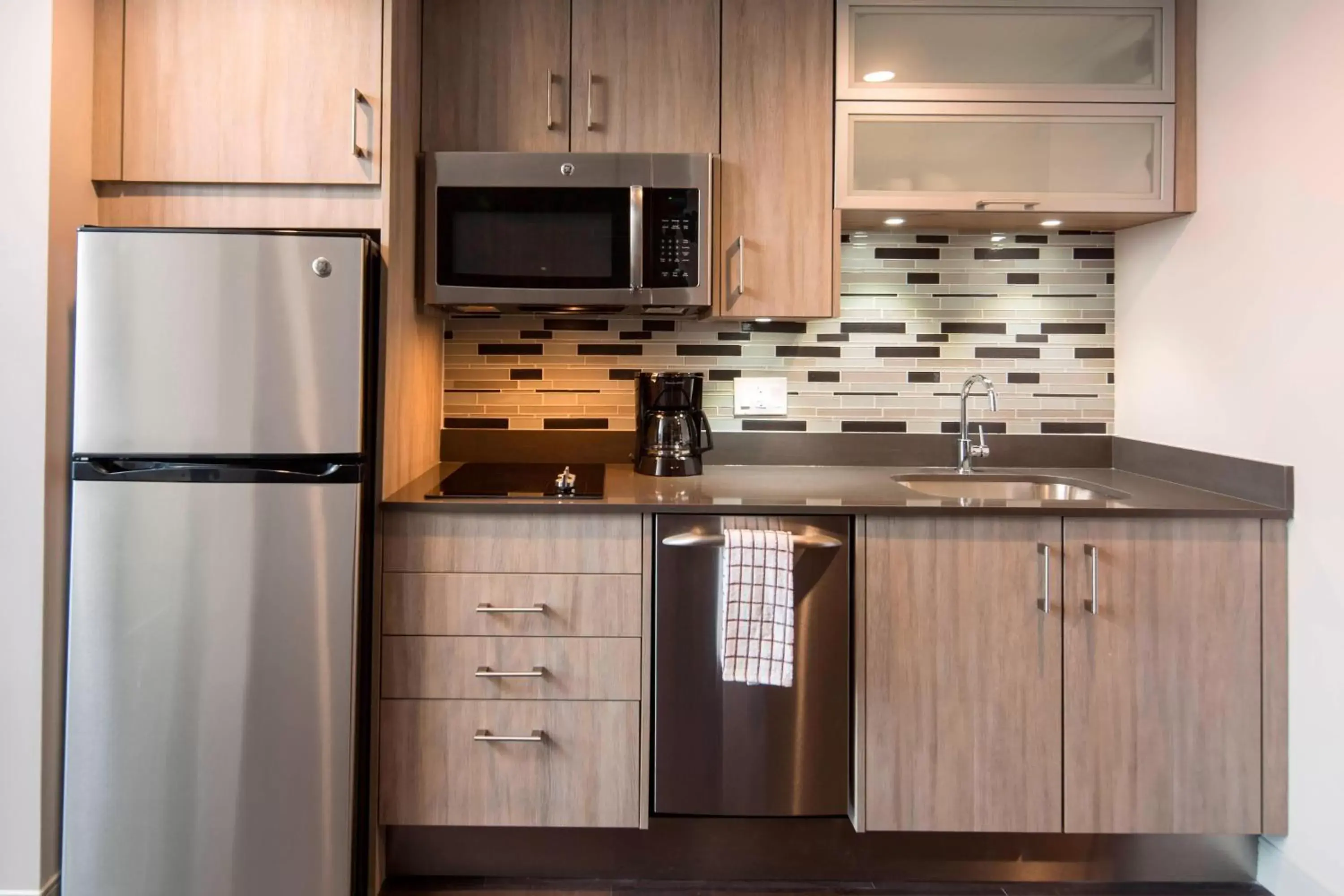 Kitchen or kitchenette, Kitchen/Kitchenette in Residence Inn Miami Sunny Isles Beach