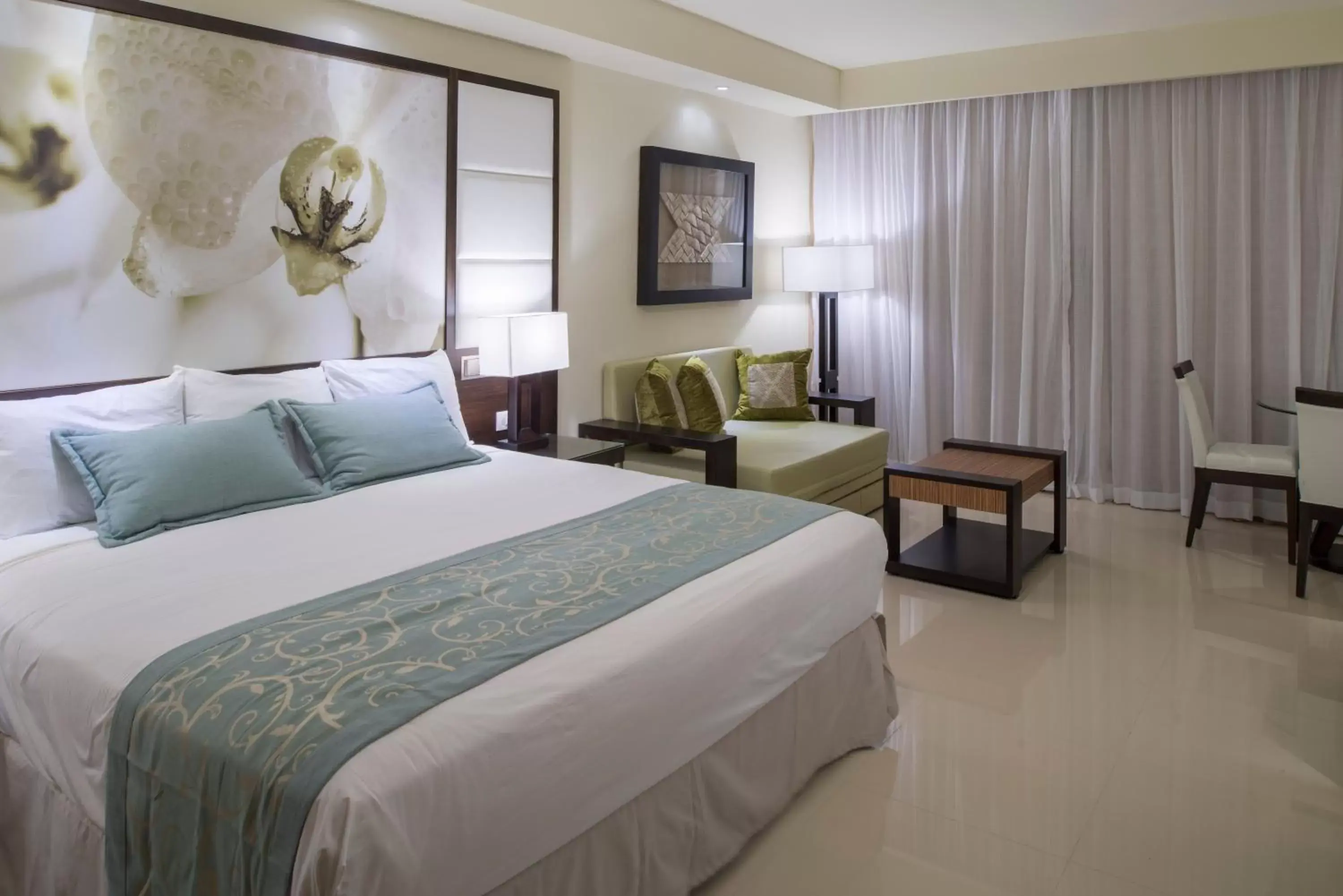 Photo of the whole room, Bed in Royalton Punta Cana, An Autograph Collection All-Inclusive Resort & Casino