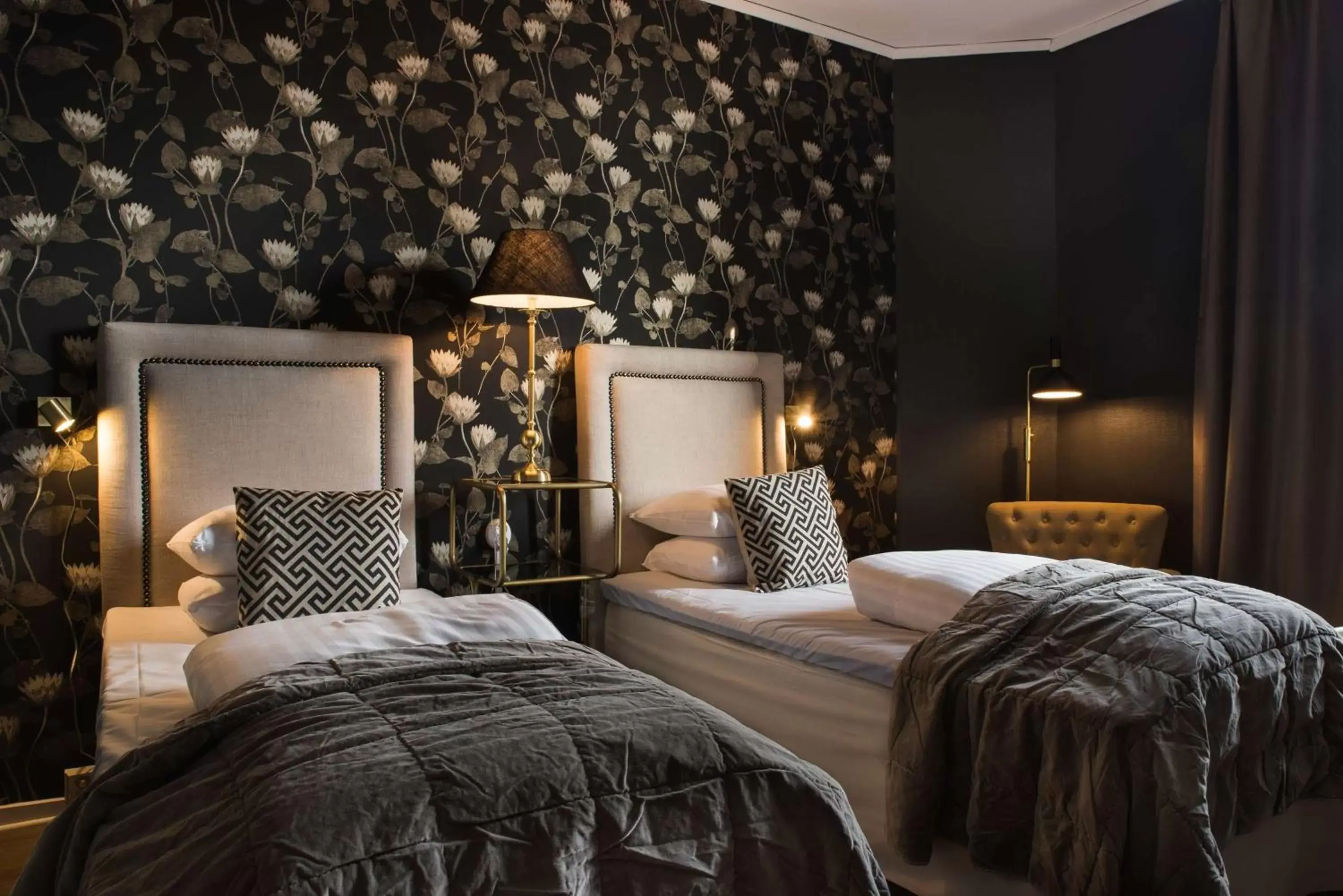 Photo of the whole room, Bed in Statt Hassleholm BW Signature Collection