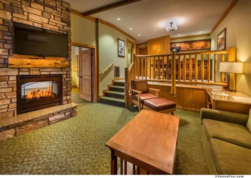 Living room in Brian Head Lodge