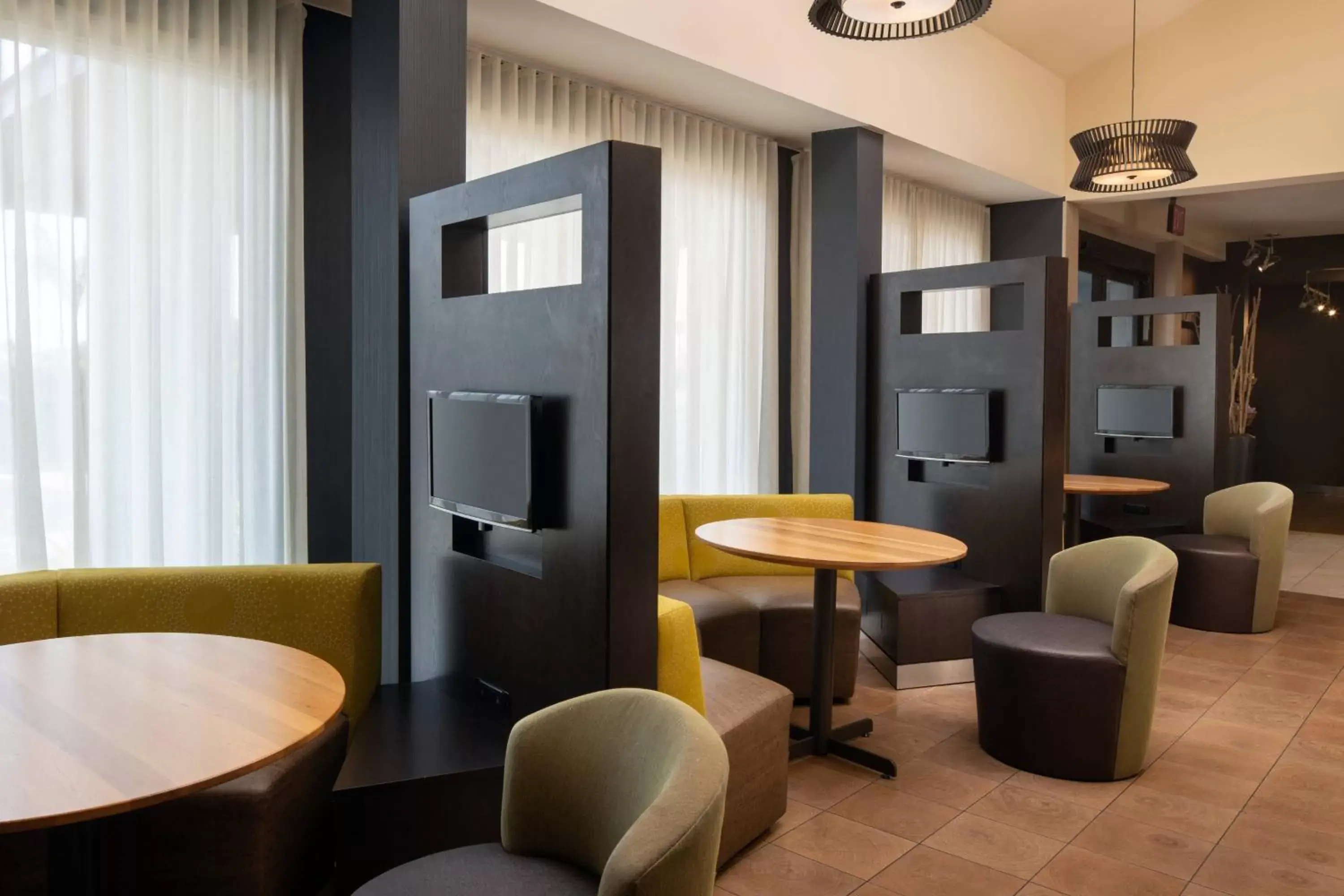 Other, Lounge/Bar in Courtyard by Marriott Fresno