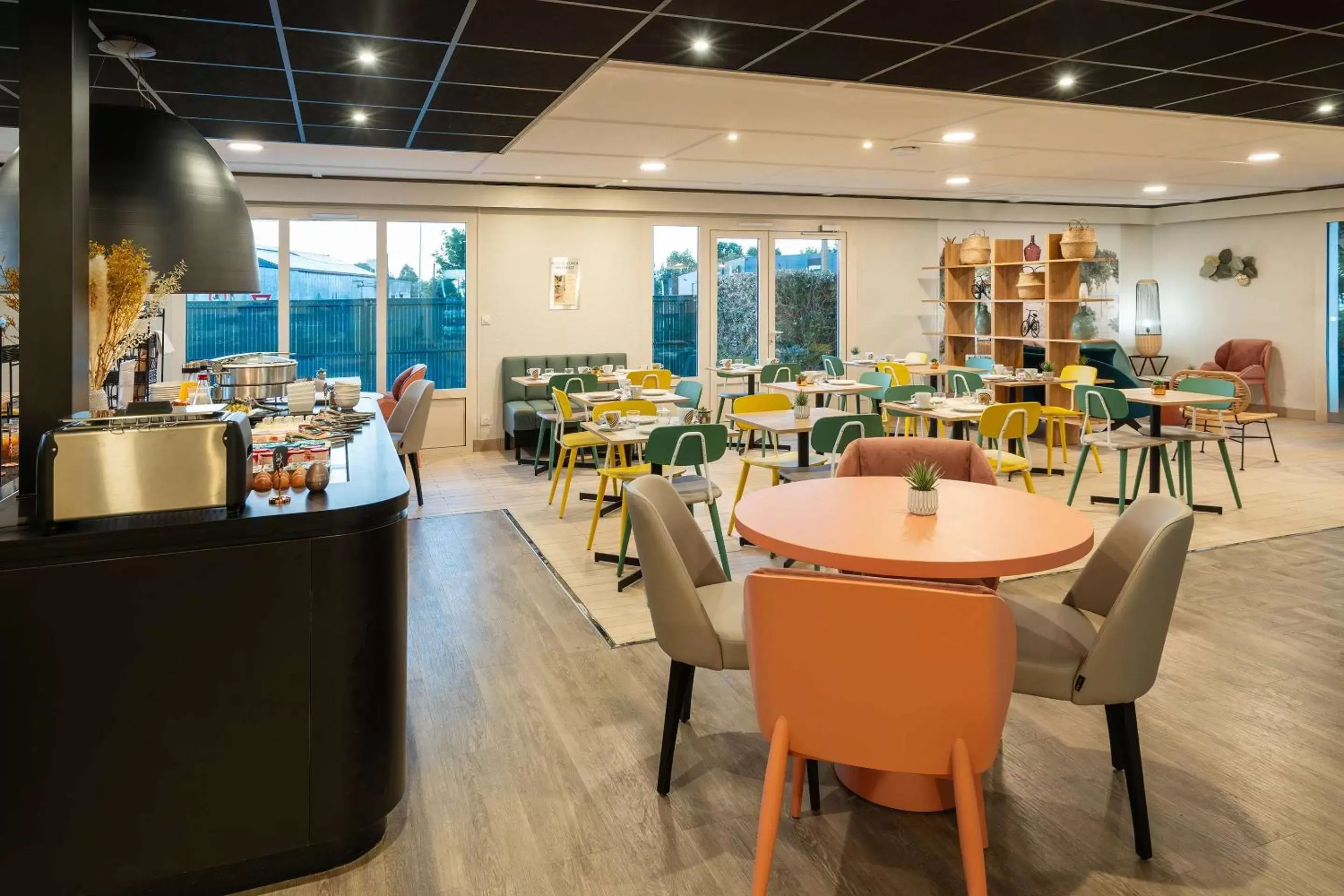 Breakfast, Restaurant/Places to Eat in Sure Hotel by Best Western Rochefort-sur-Mer