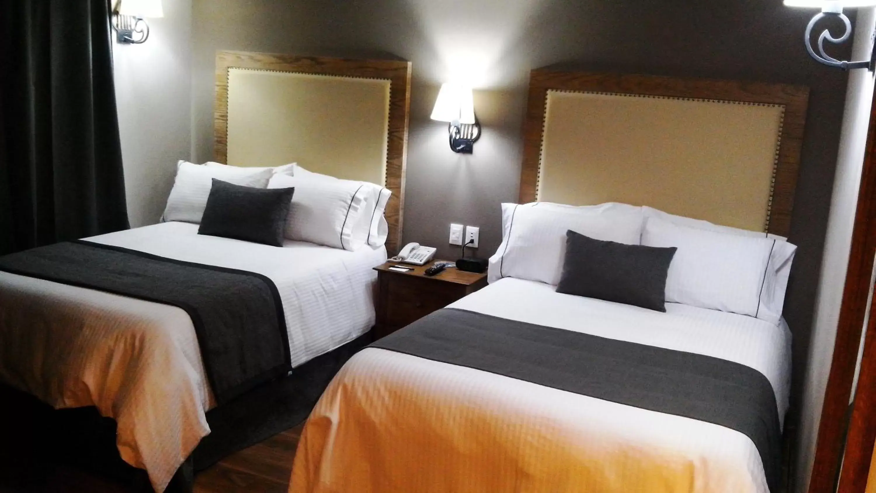 Deluxe Double Room with Two Double Beds in Historico Central, Fine Coffee Shop & Walking tour included