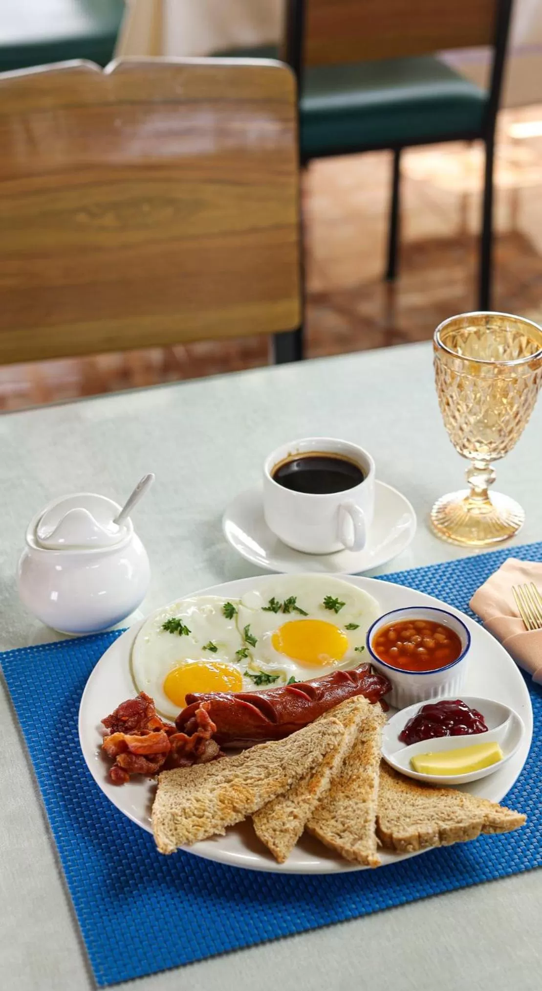 Breakfast in Kingswick Residences & Lodge