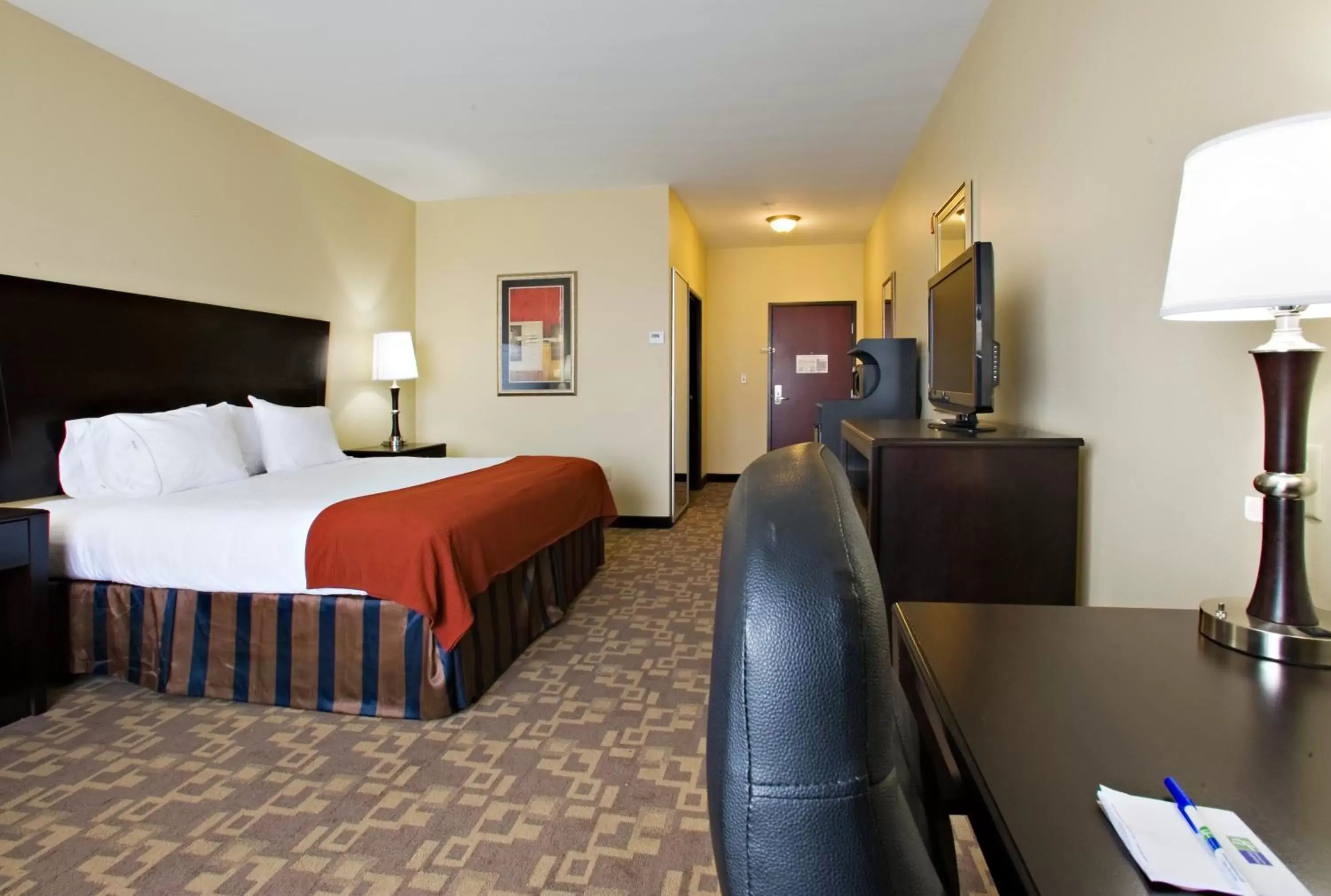 Photo of the whole room in Holiday Inn Express and Suites Snyder, an IHG Hotel